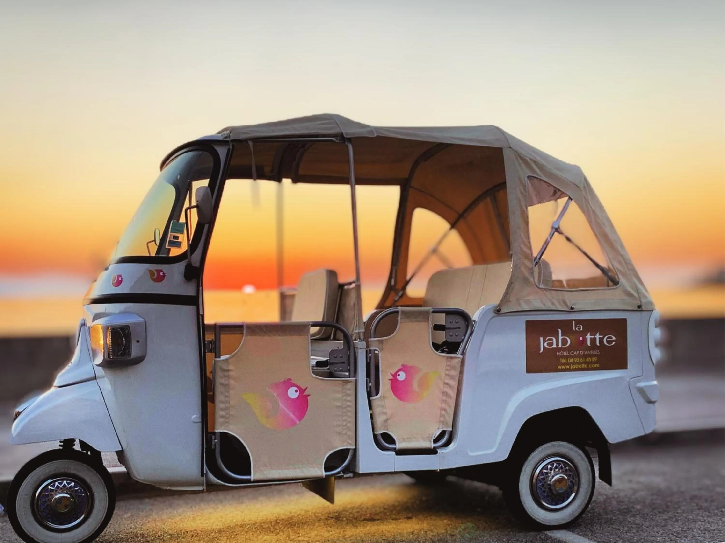 shuttle in La Jabotte