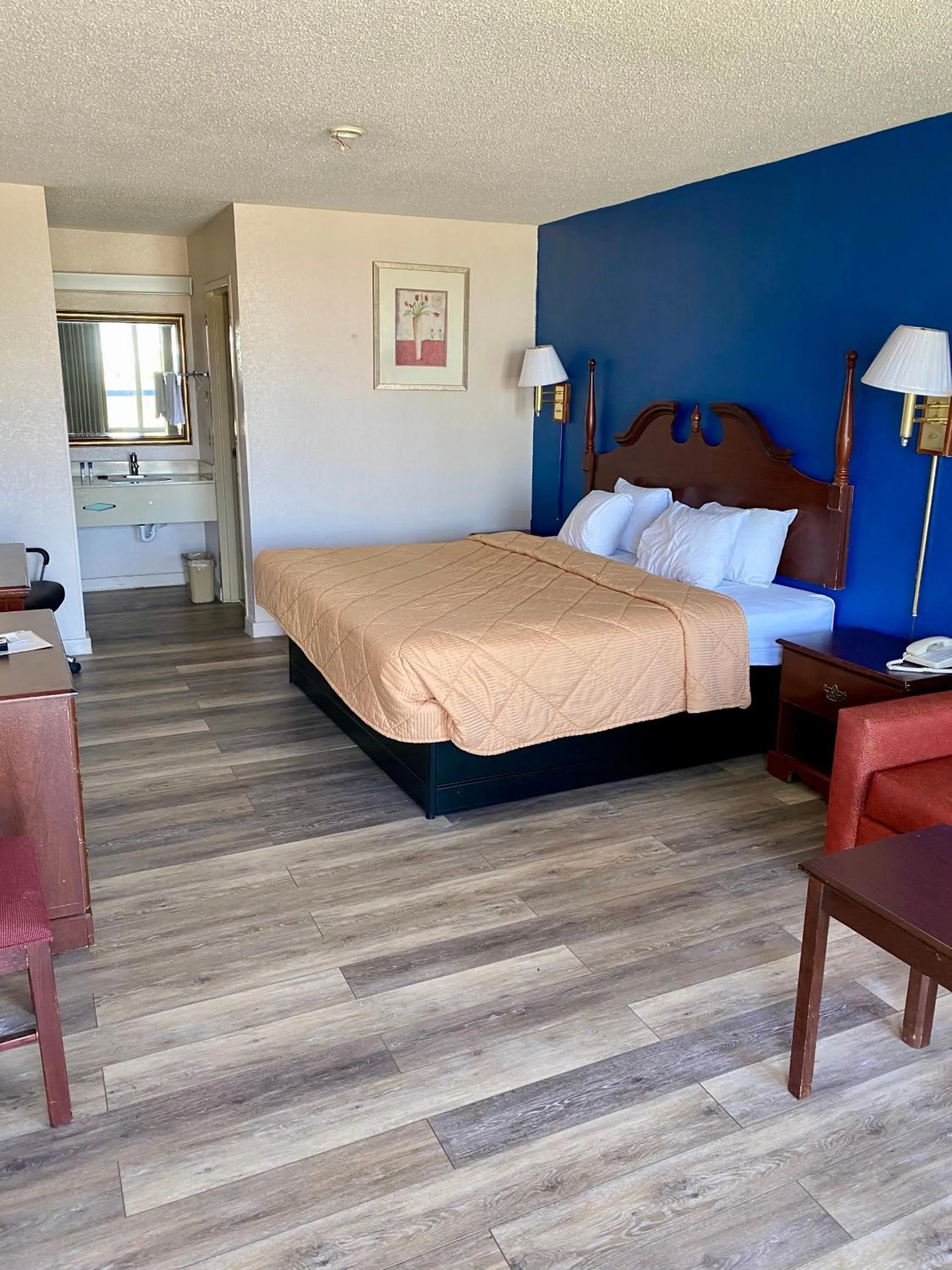 Bed in Motel 6 Marianna, FL