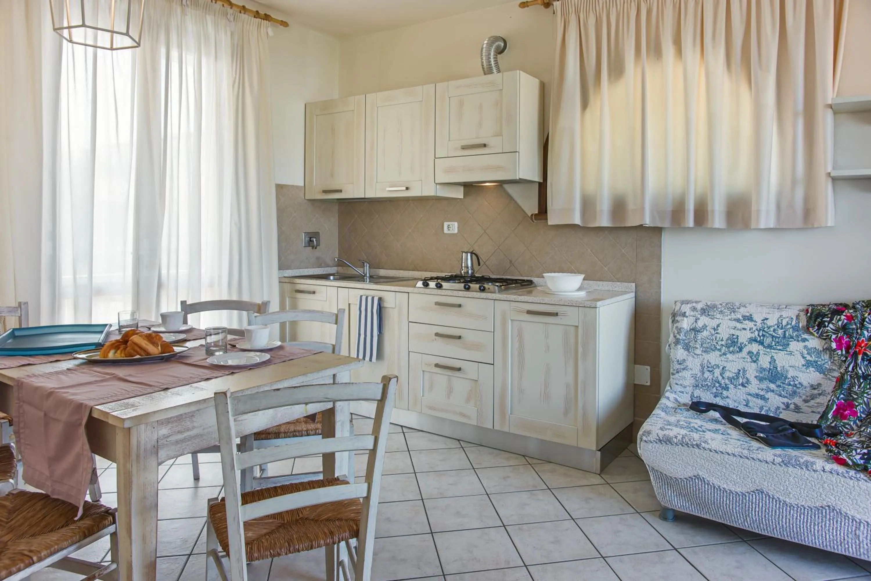 Kitchen or kitchenette in Villetta Tina