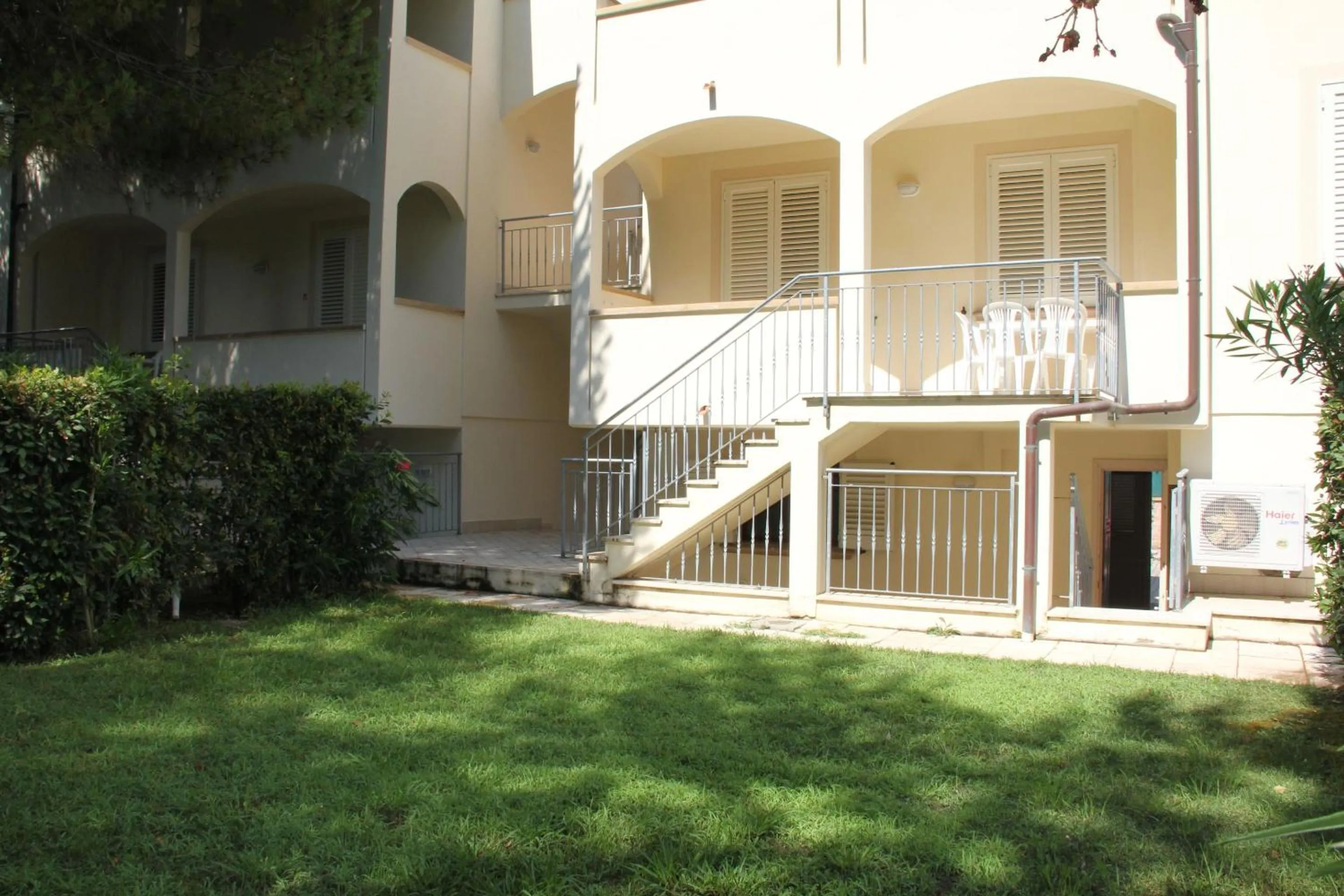 Facade/entrance in Villetta Tina