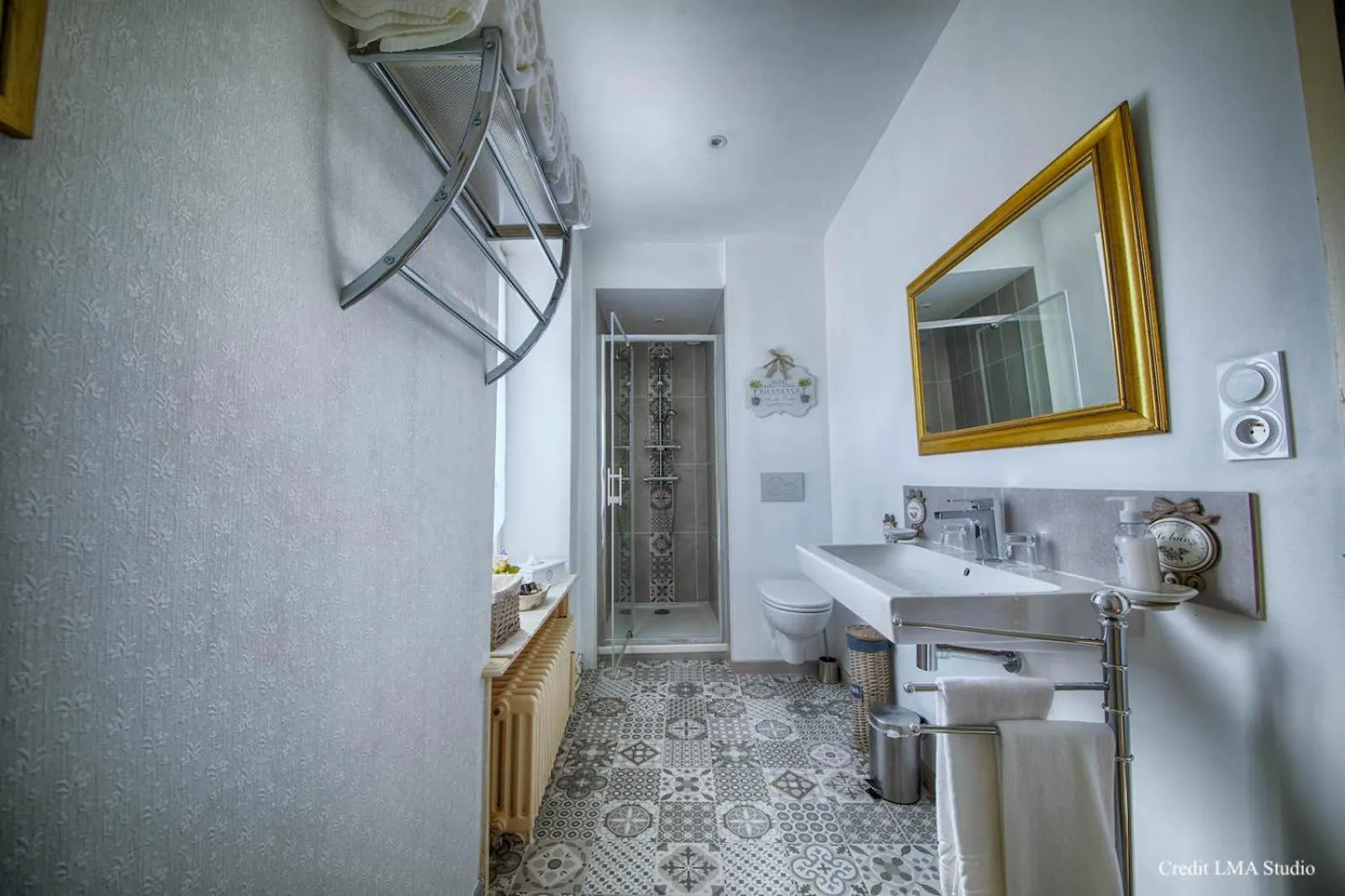 Bathroom in Maison d'hôtes de charme La Rose de Ducey près du Mont Saint Michel