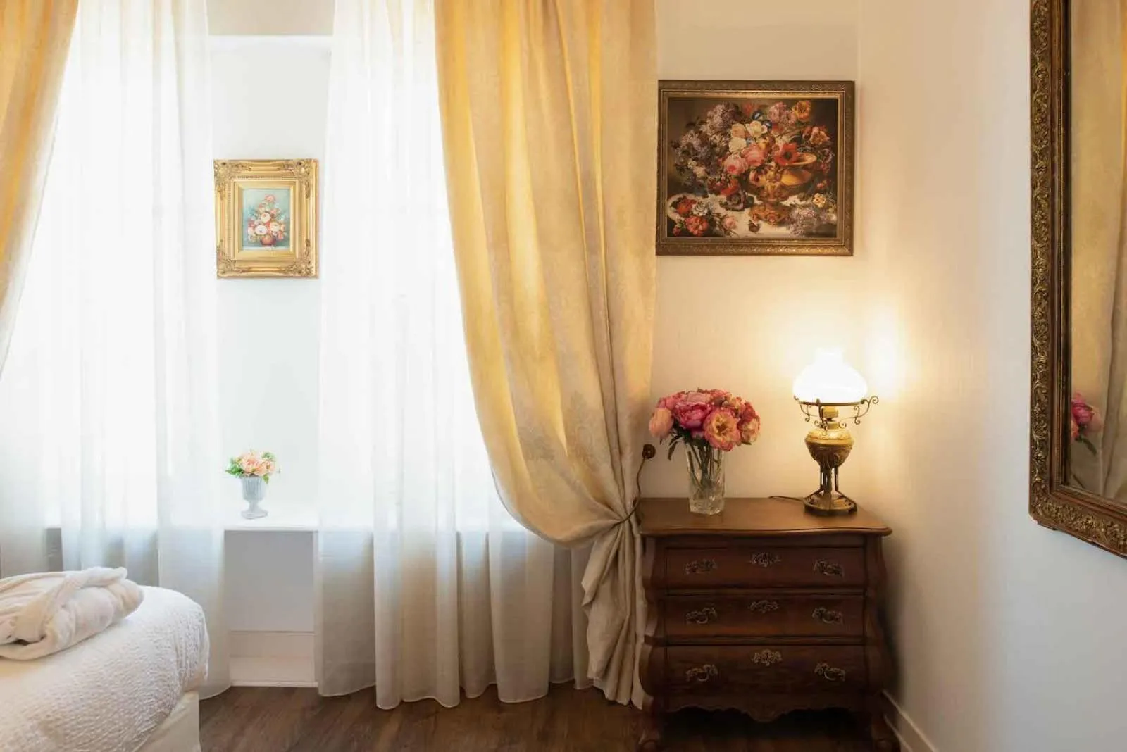 Bedroom in Maison d'hôtes de charme La Rose de Ducey près du Mont Saint Michel