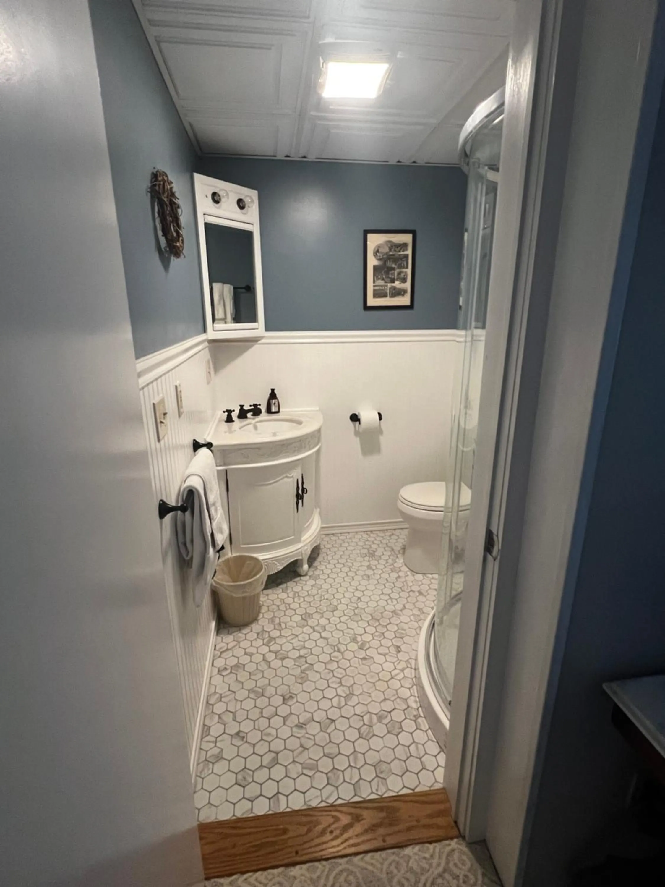 Bathroom in Hudson Manor Bed & Breakfast