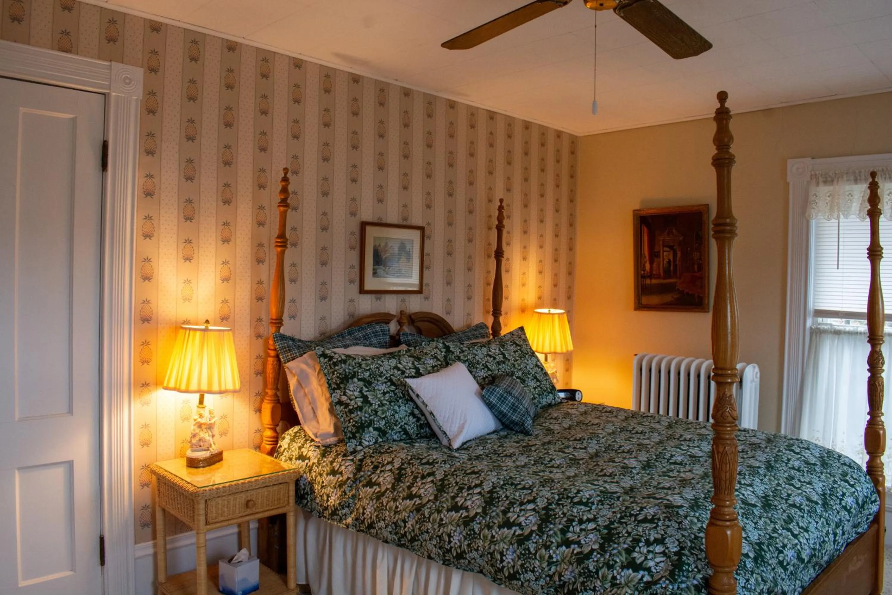 Bedroom, Bed in Hudson Manor Bed & Breakfast