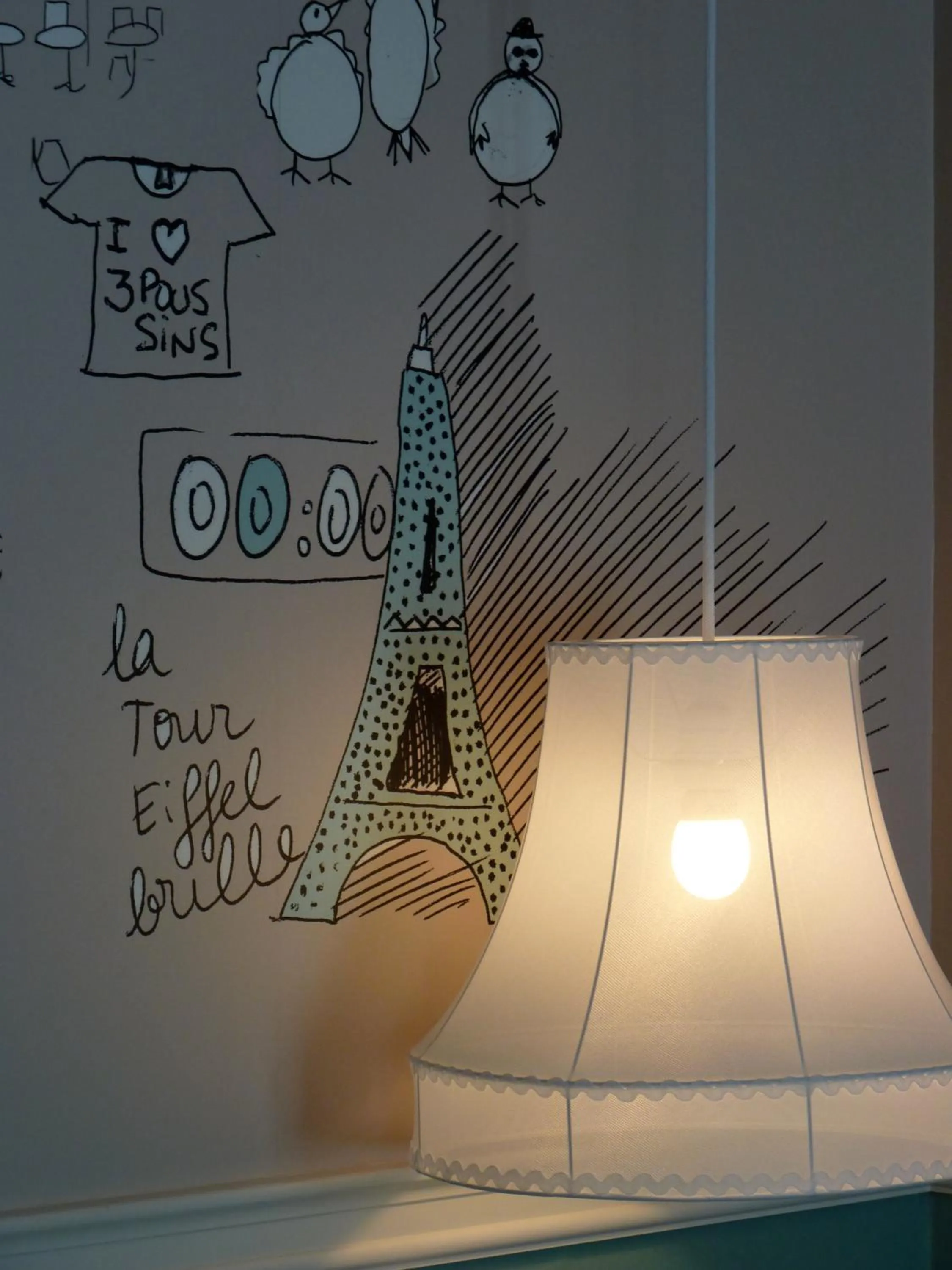 Decorative detail in Hôtel des 3 Poussins