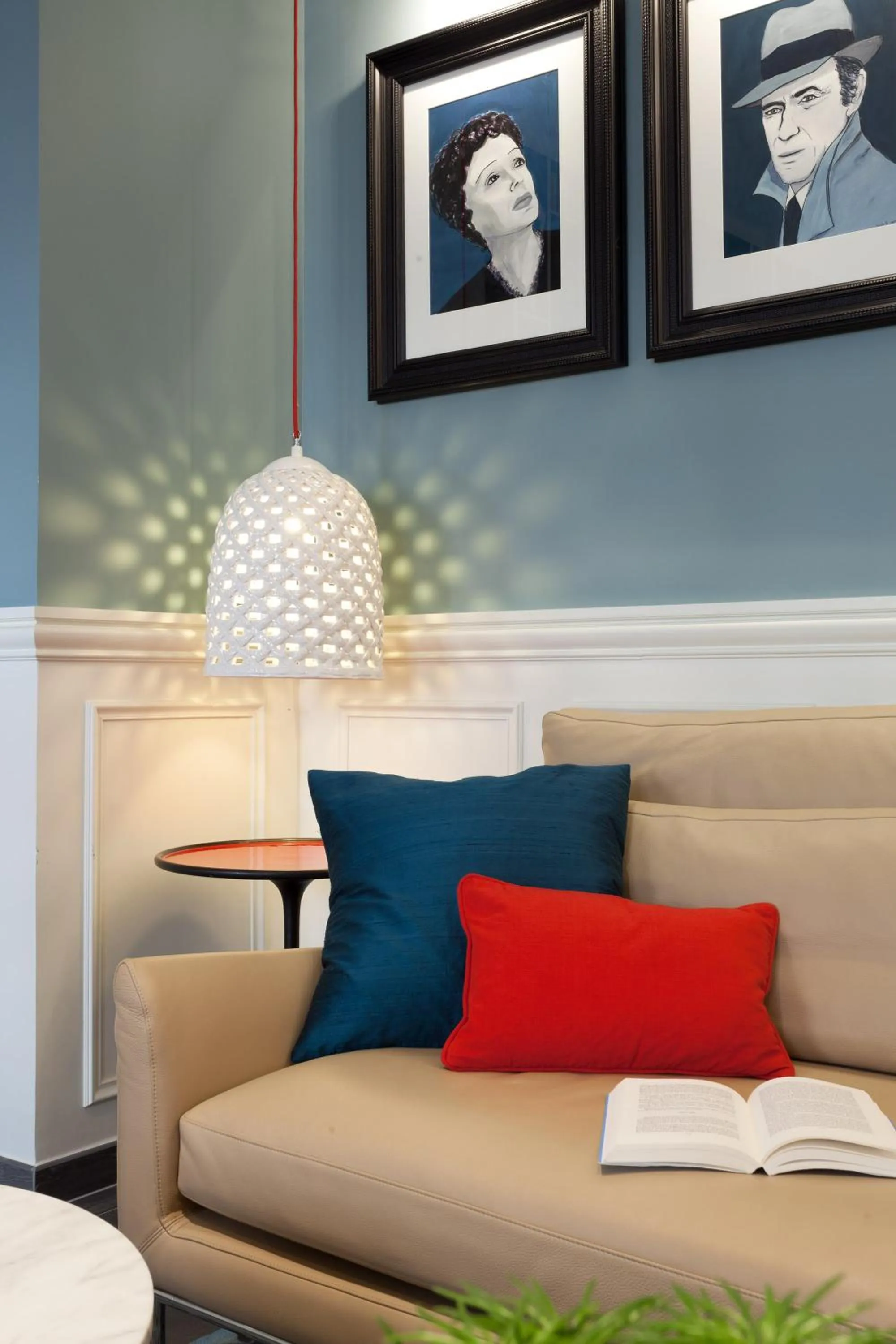 Decorative detail in Hôtel des 3 Poussins