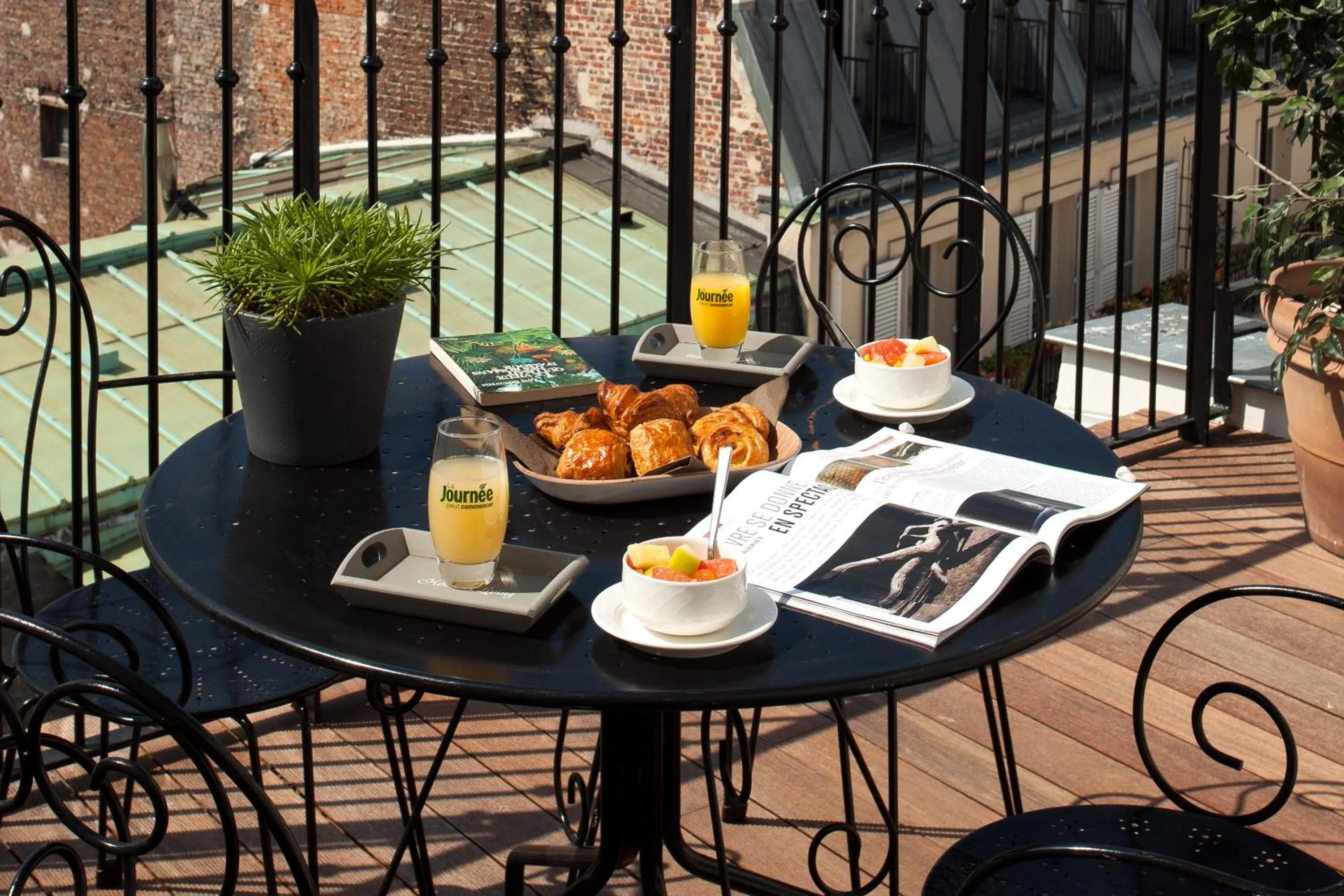 Balcony/Terrace in Hôtel des 3 Poussins