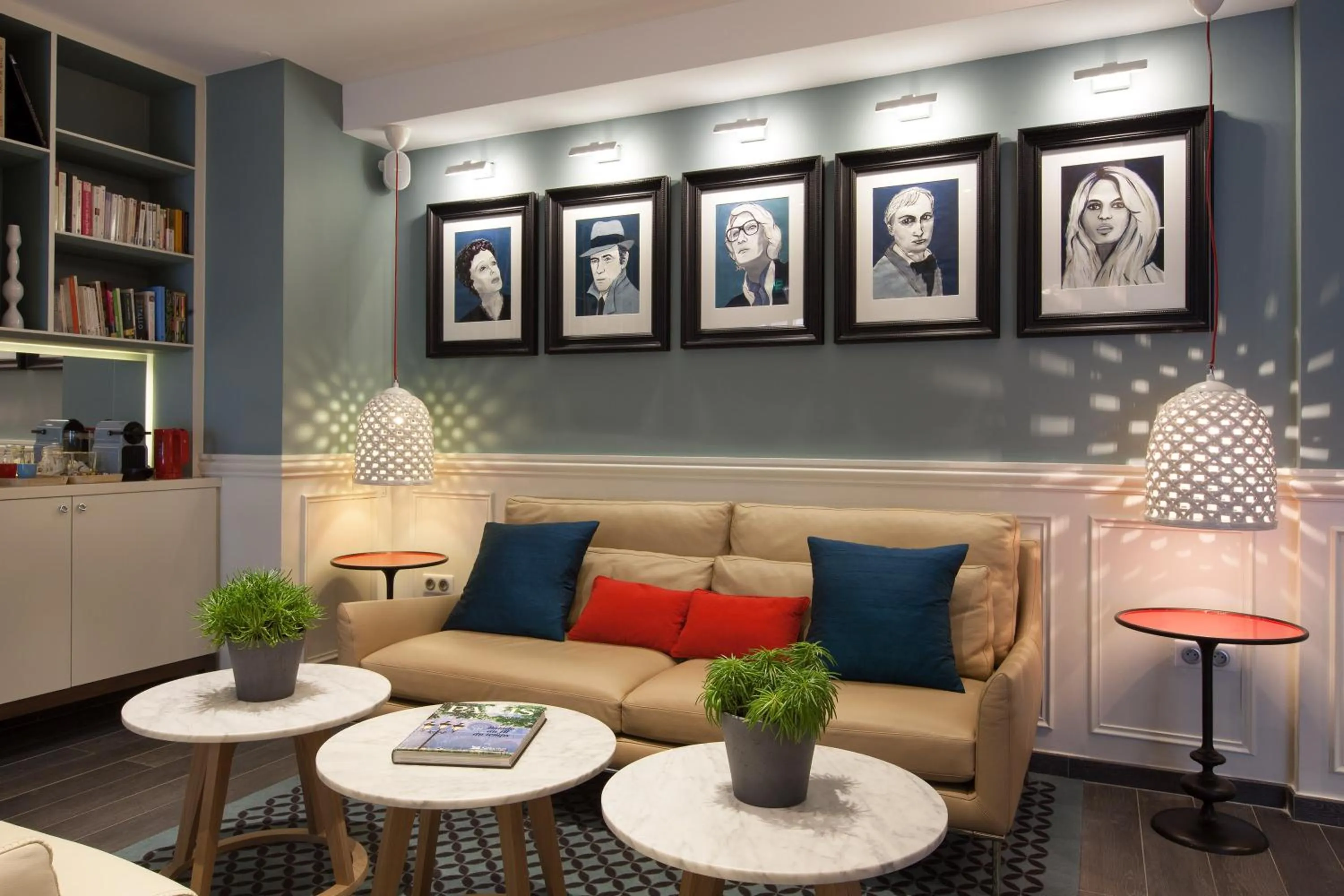 Lobby or reception in Hôtel des 3 Poussins