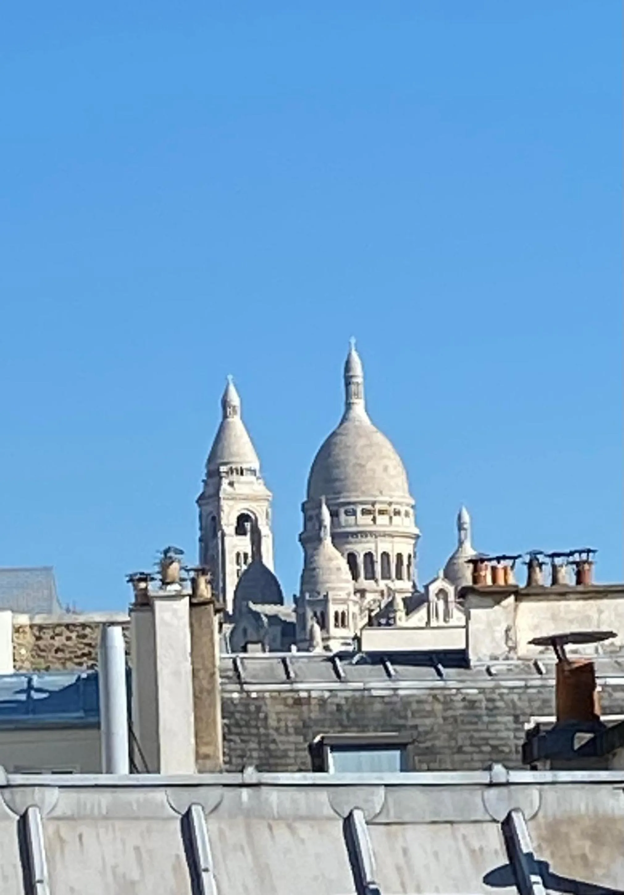 Landmark view in Hôtel des 3 Poussins