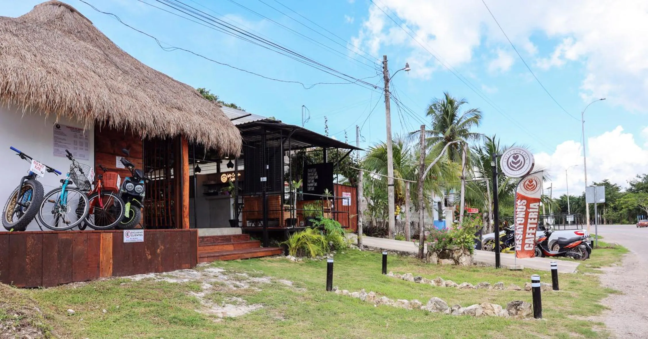 Facade/entrance in El Búho Bacalar Eco-Cabañas Hostal