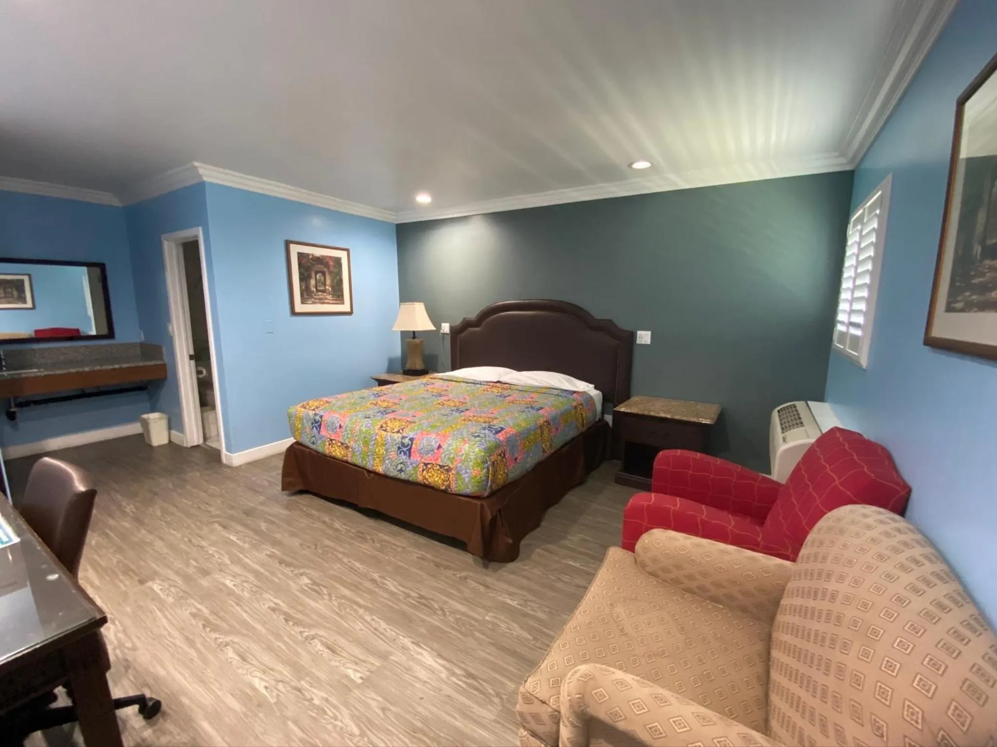 Bed in Redondo Beach Motel - LAX