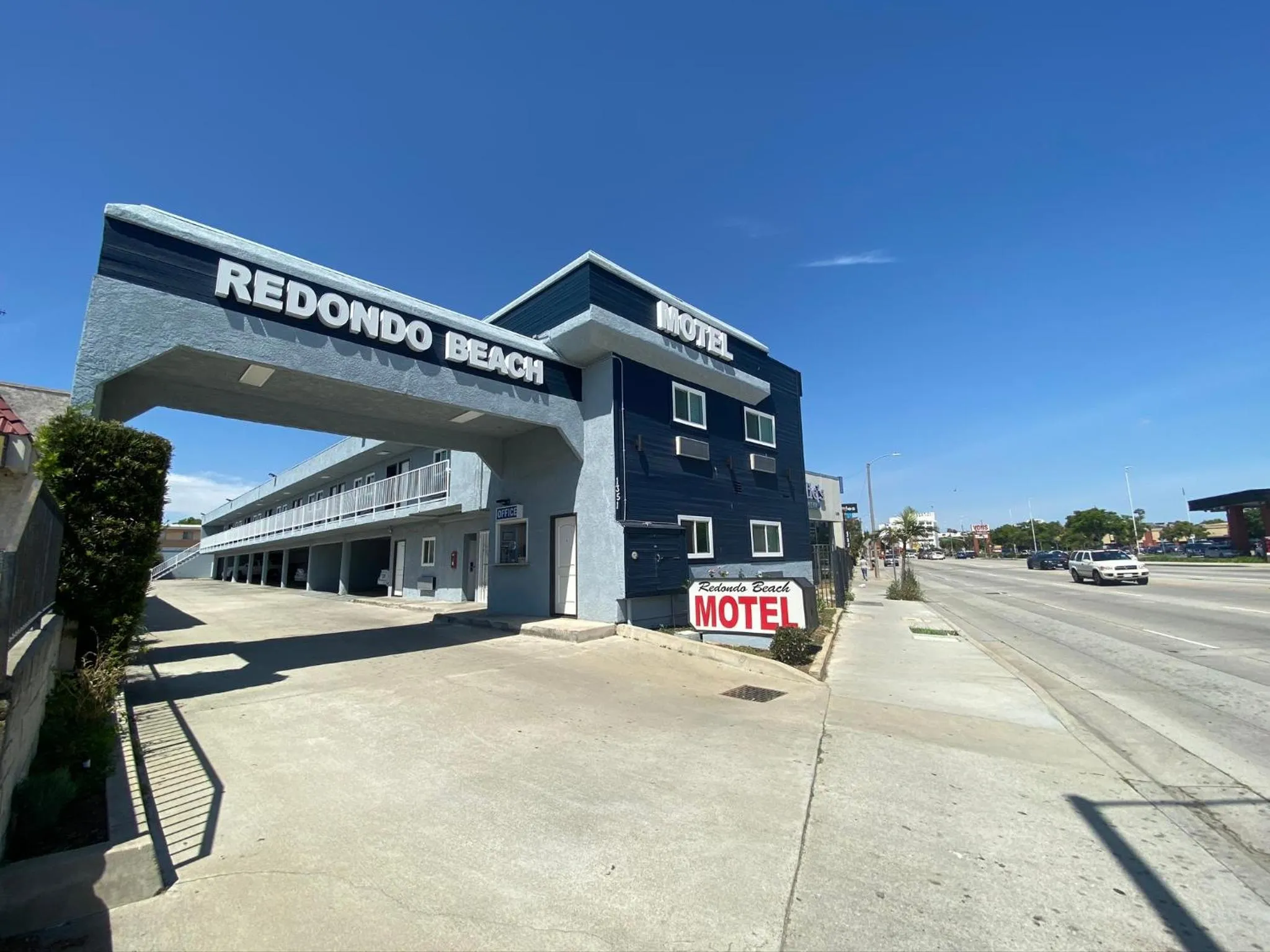 Property building in Redondo Beach Motel - LAX