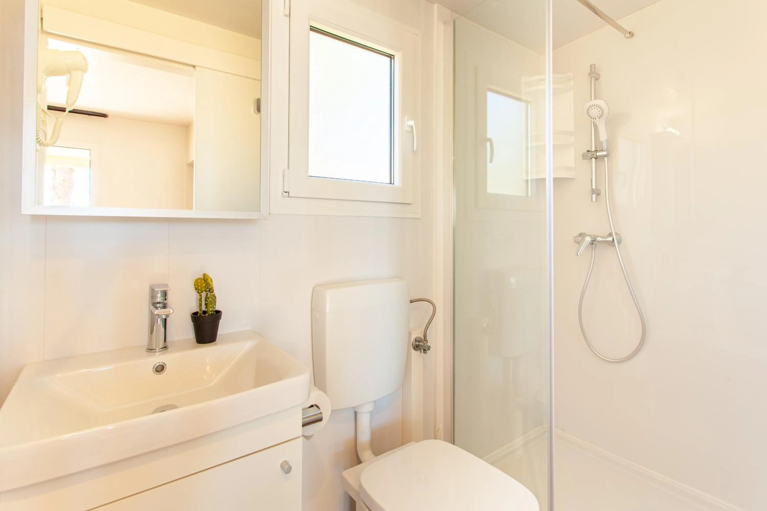 Shower in Mobile Homes Lopari