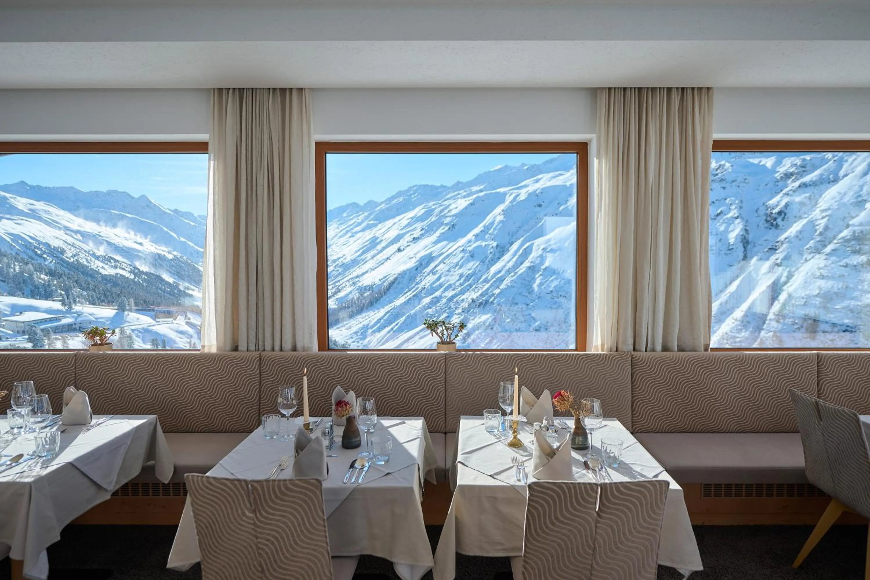 Restaurant/places to eat in Alpenhotel Laurin