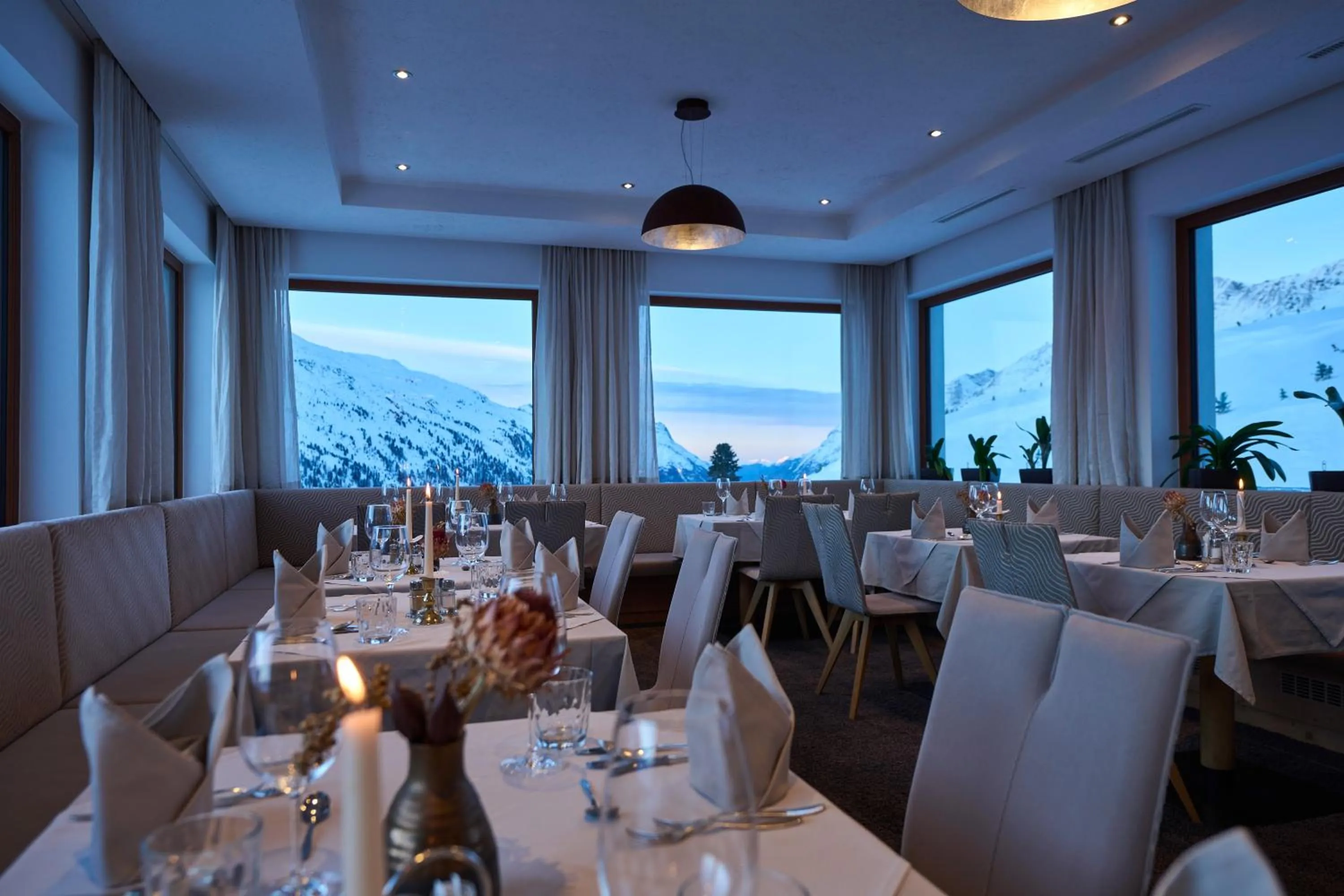 Restaurant/places to eat in Alpenhotel Laurin