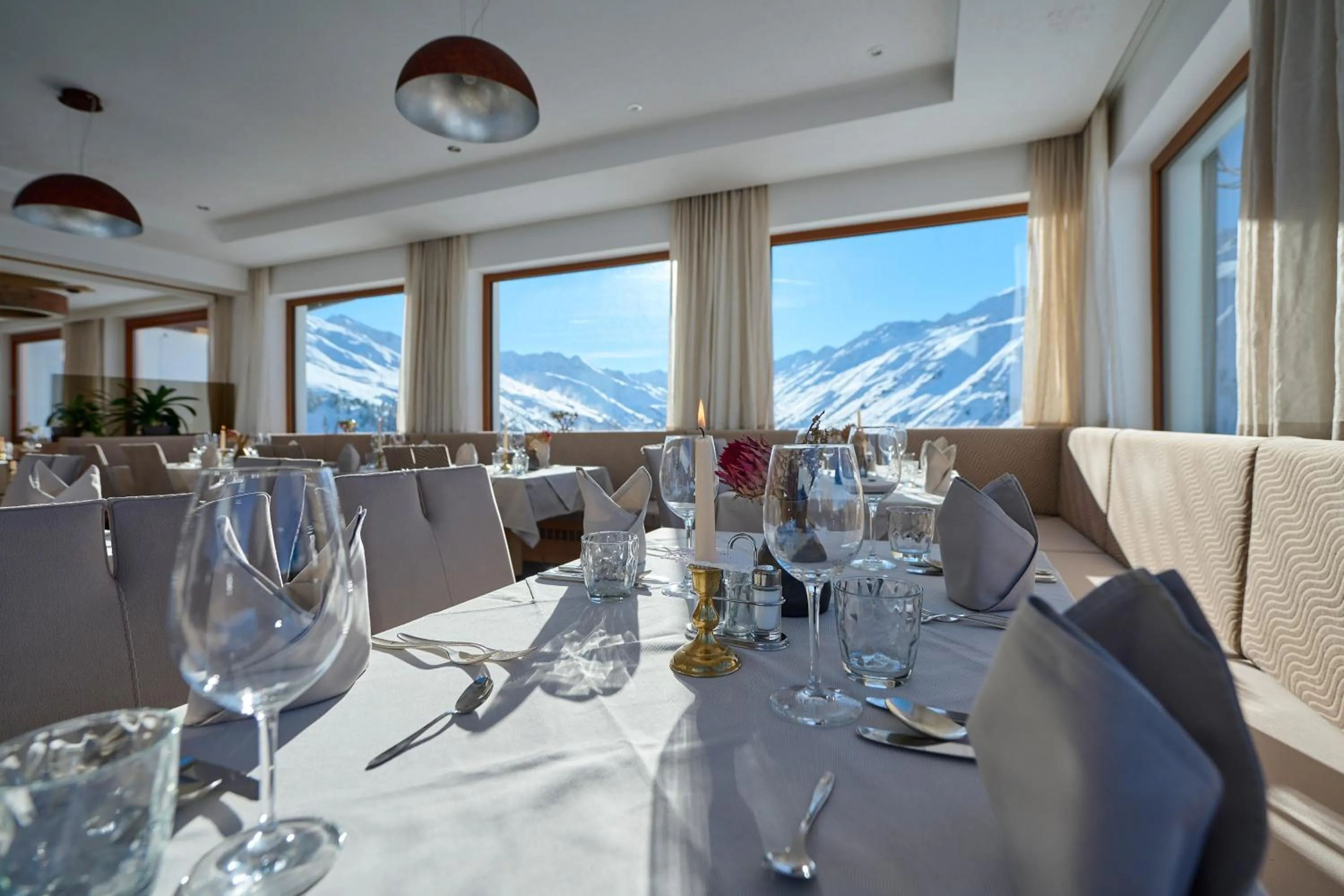 Restaurant/places to eat in Alpenhotel Laurin