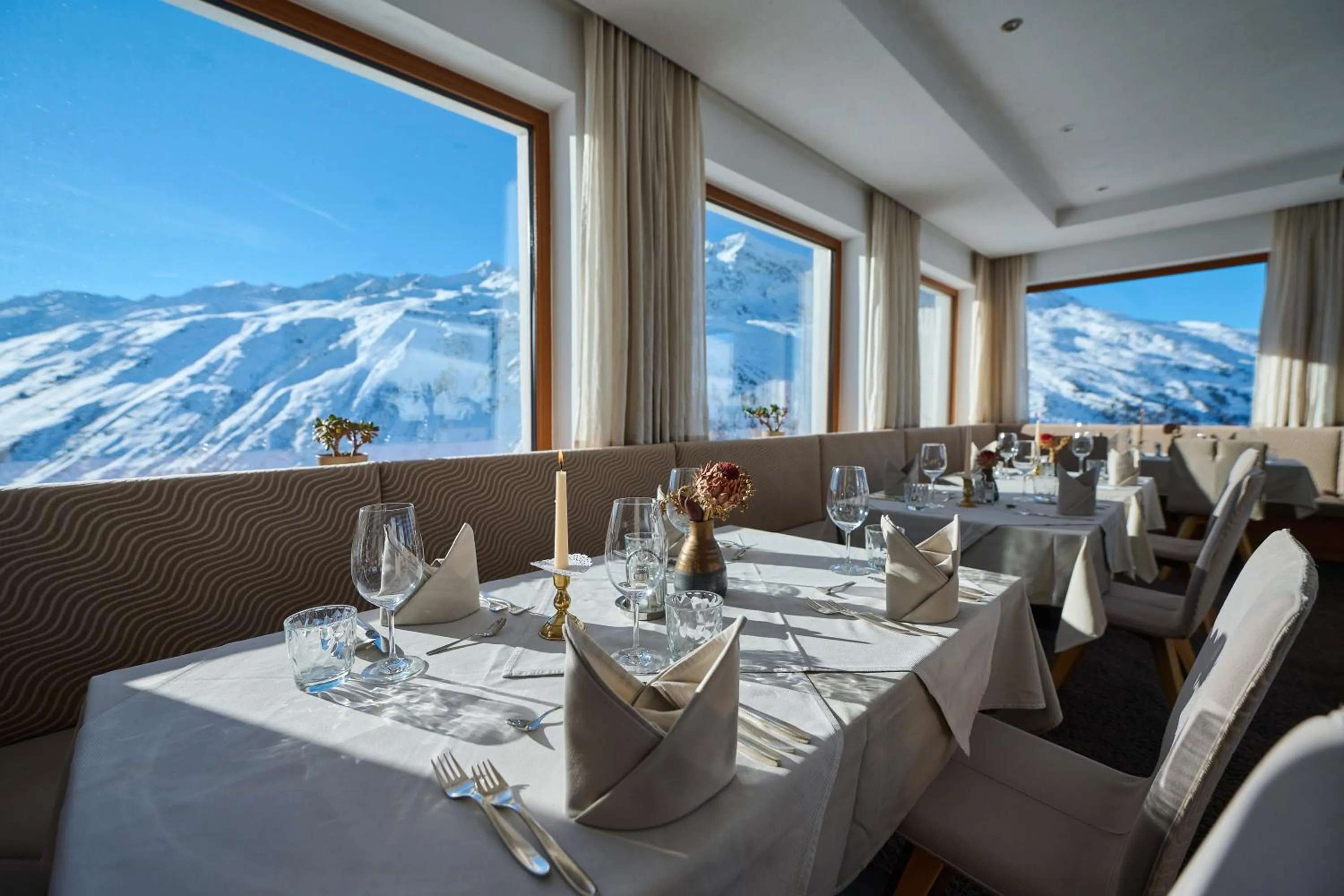 Restaurant/places to eat in Alpenhotel Laurin