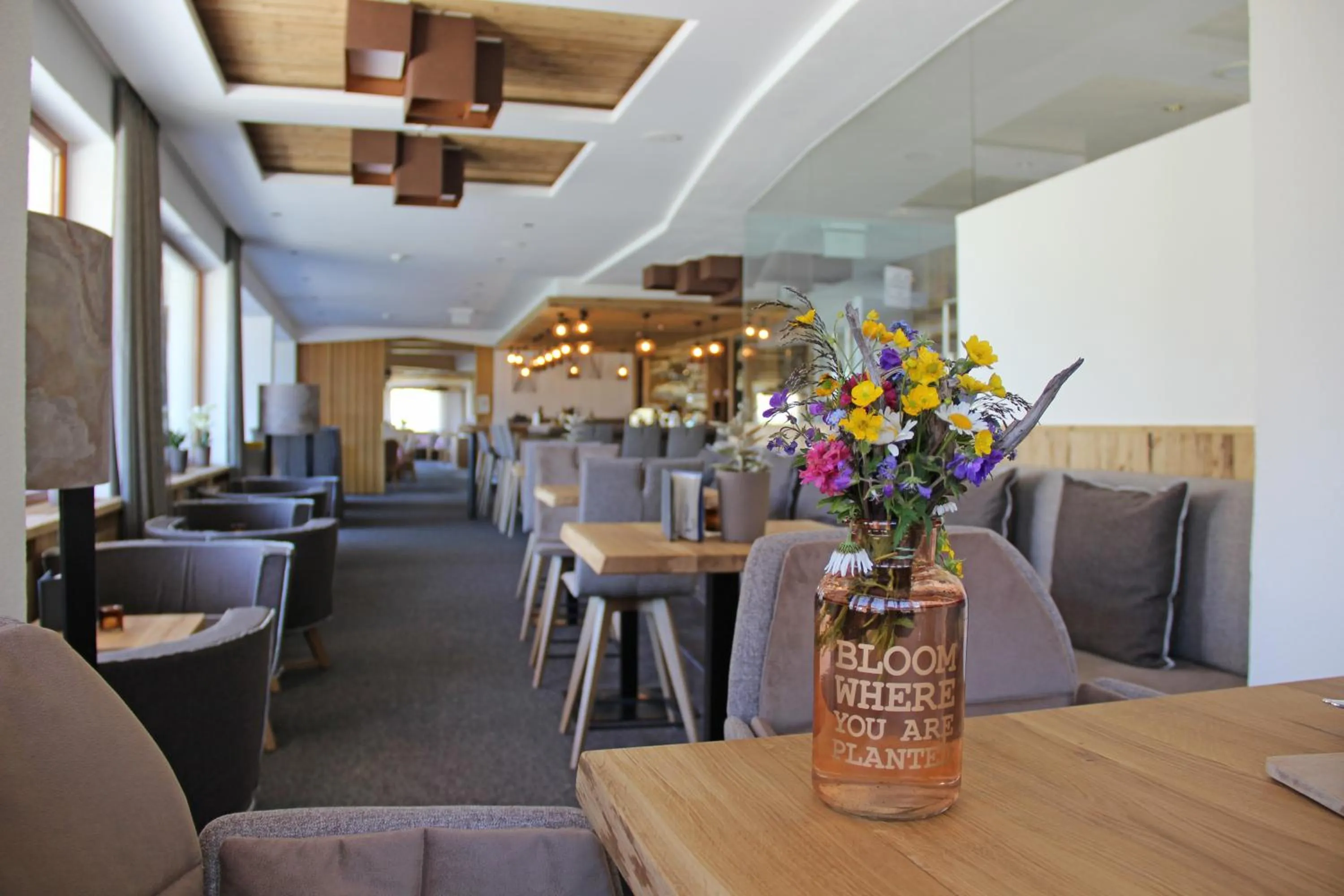 Lounge or bar in Alpenhotel Laurin