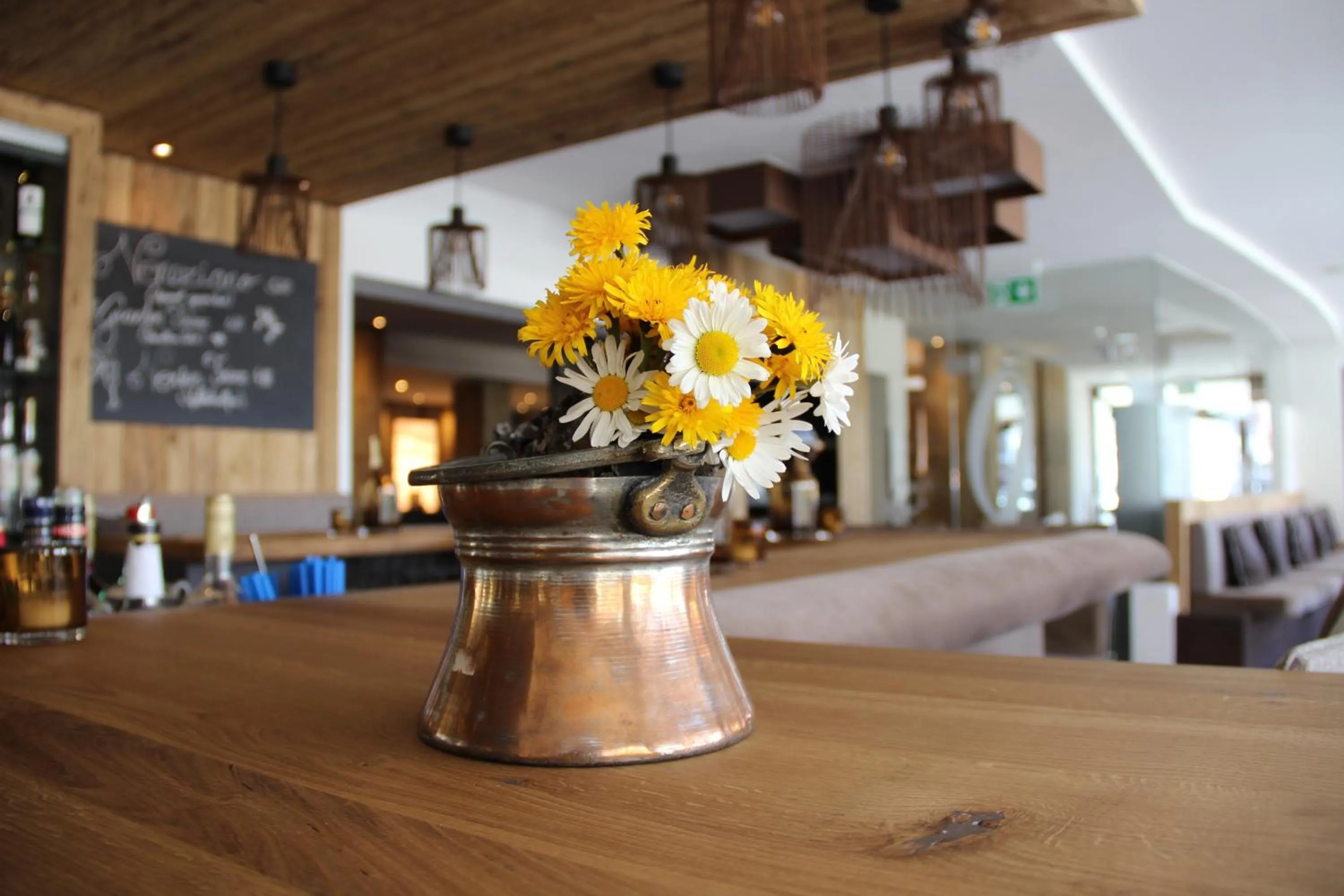 Lounge or bar in Alpenhotel Laurin