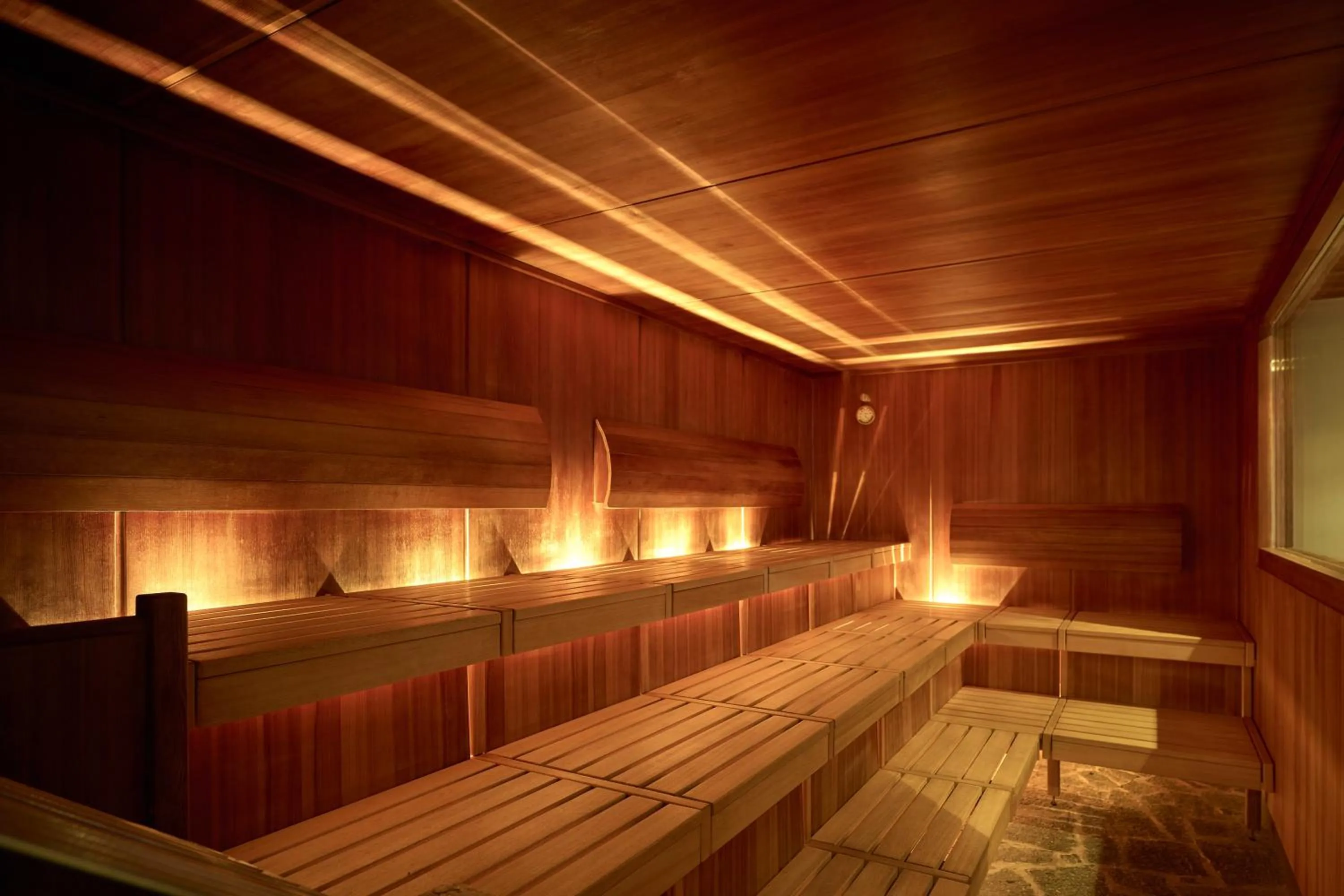 Swimming pool in Alpenhotel Laurin