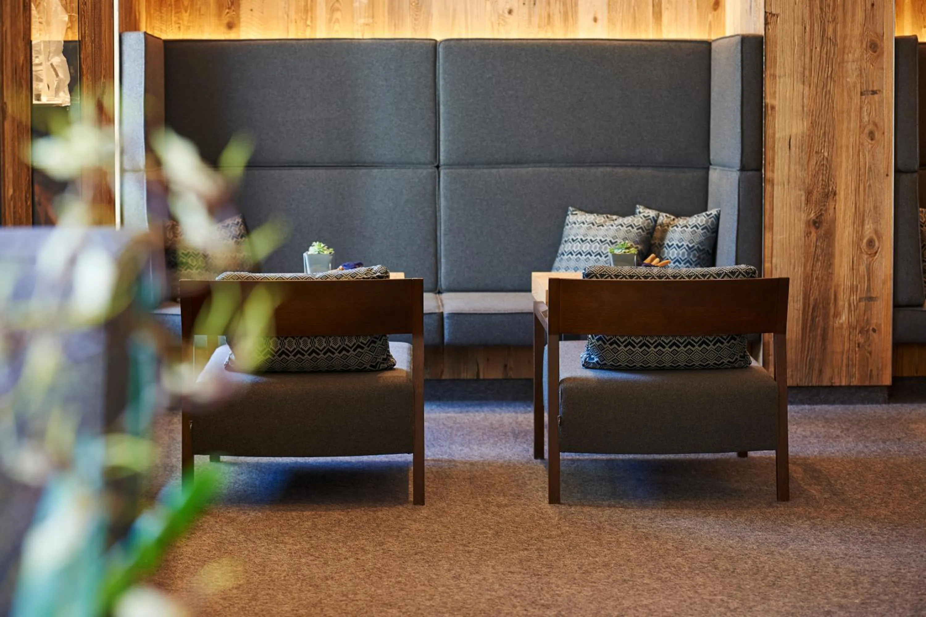 Seating area in Alpenhotel Laurin