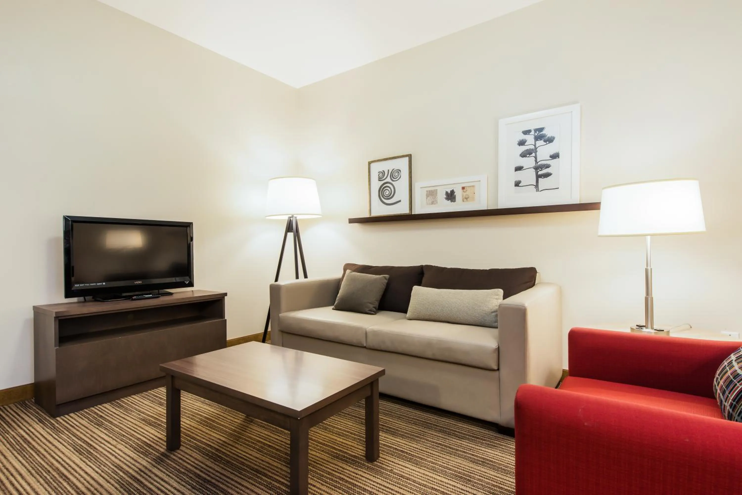 TV and multimedia in Country Inn & Suites by Radisson, Smyrna - Atlanta Northwest