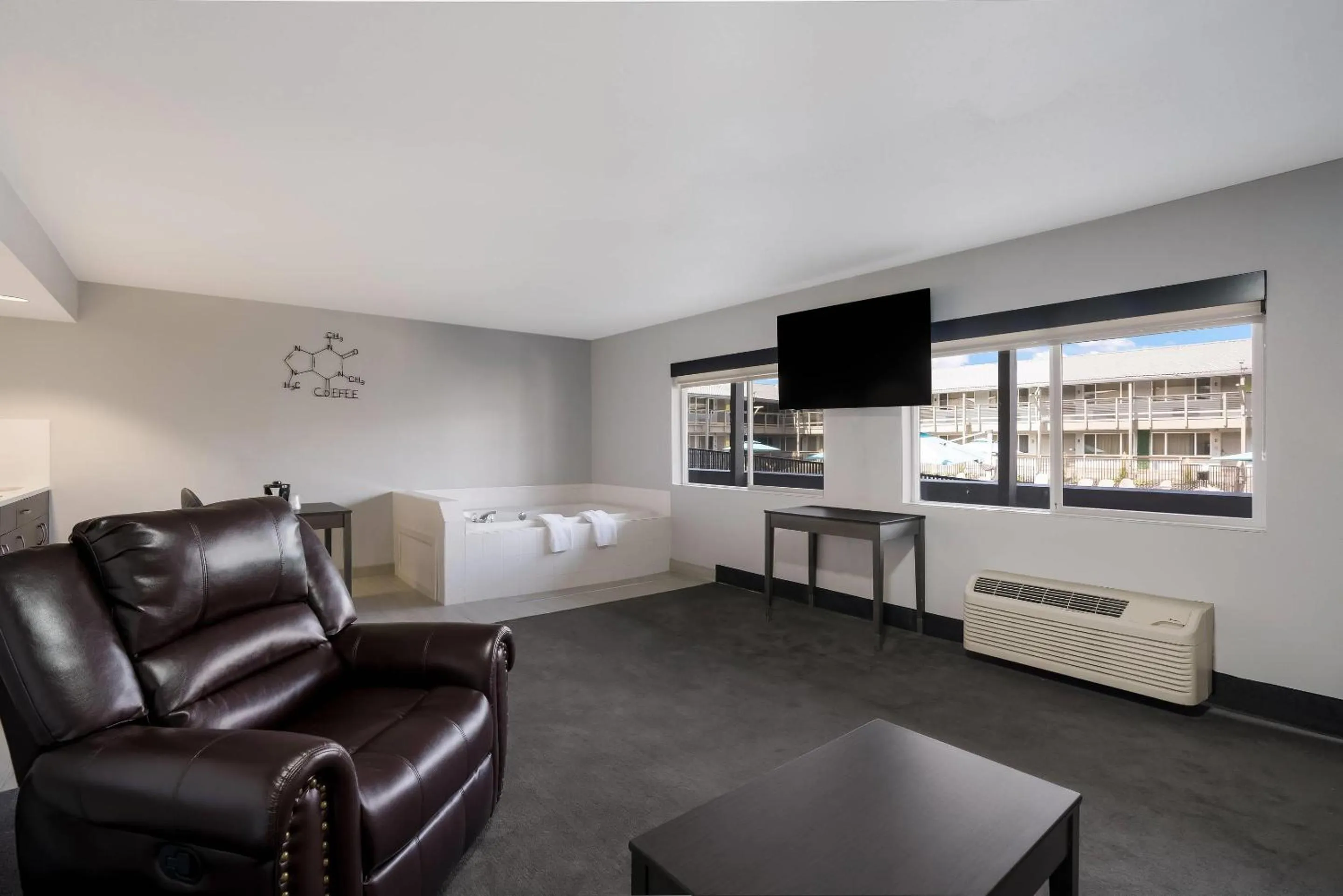 Bedroom, Bed in Richland Riverfront Hotel, an Ascend Collection Hotel