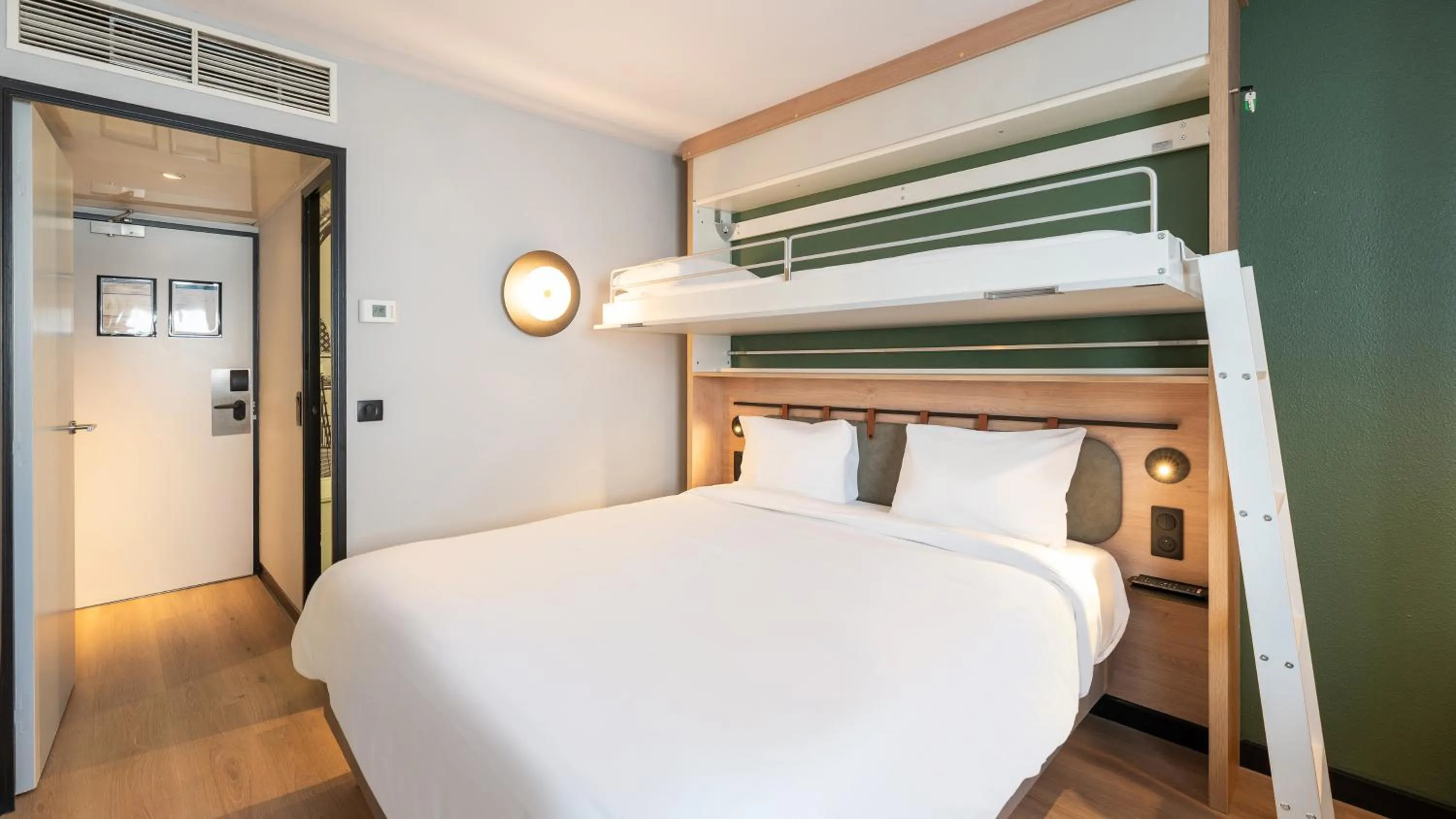 Bed in Campanile PRIME - Lyon Ouest Tassin