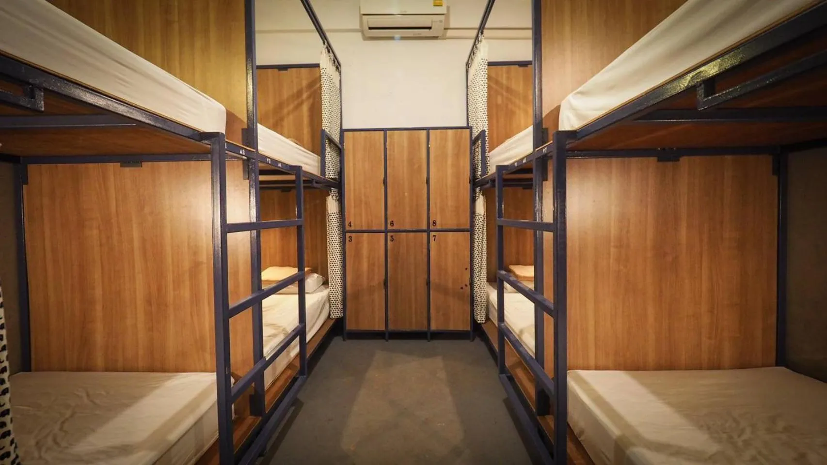 I-Sleep Silom Hostel