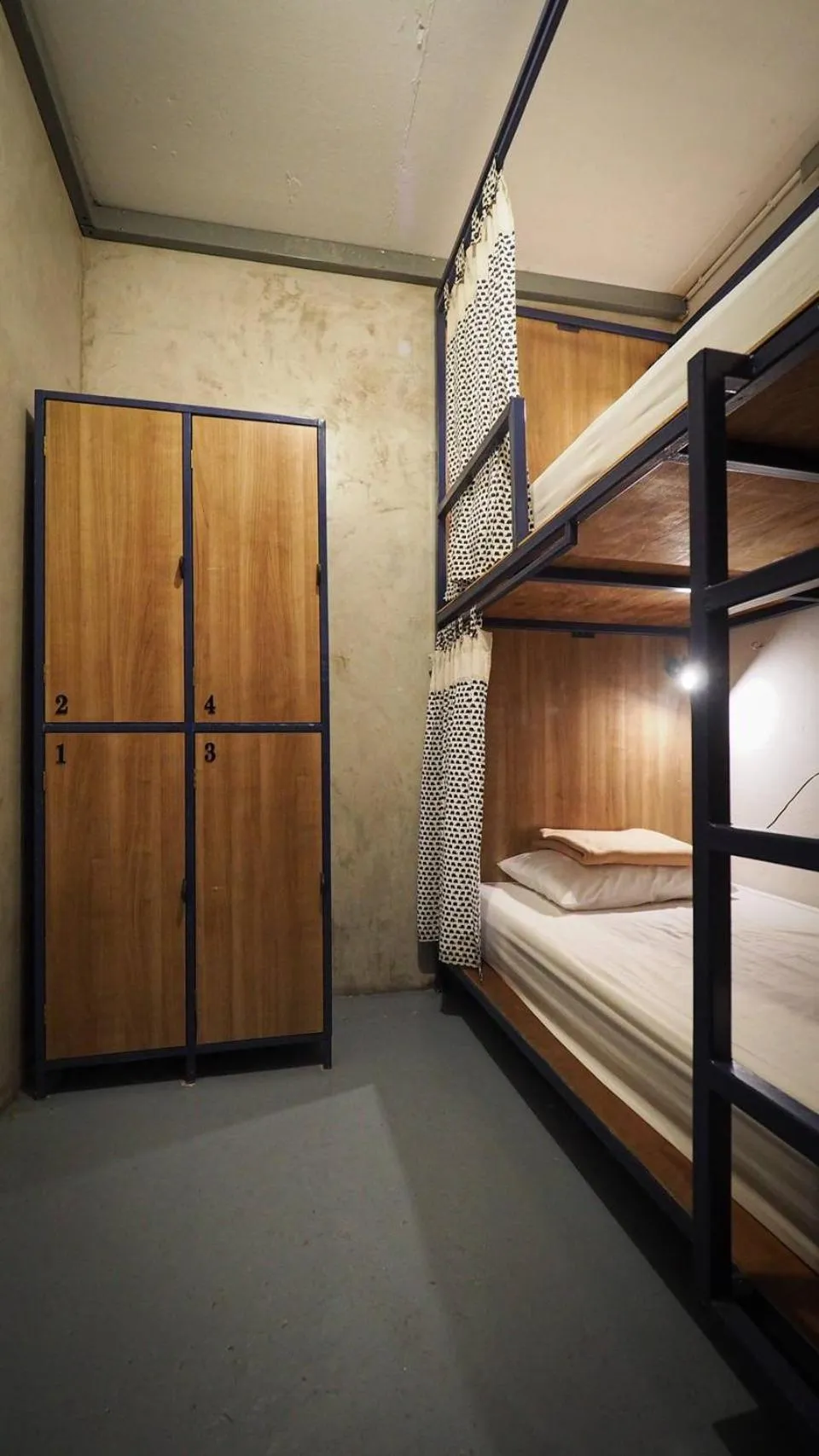 I-Sleep Silom Hostel