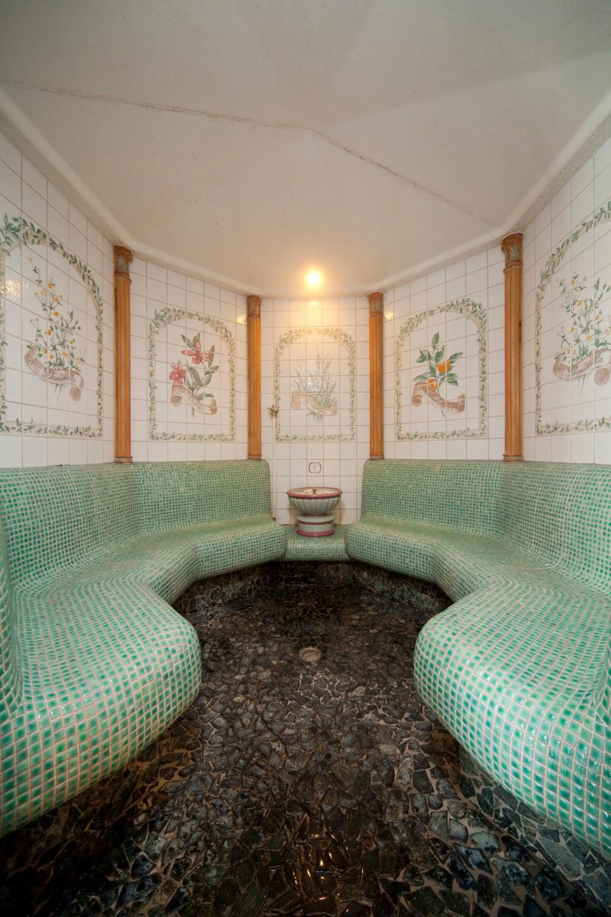 Steam room in Seiryu-so