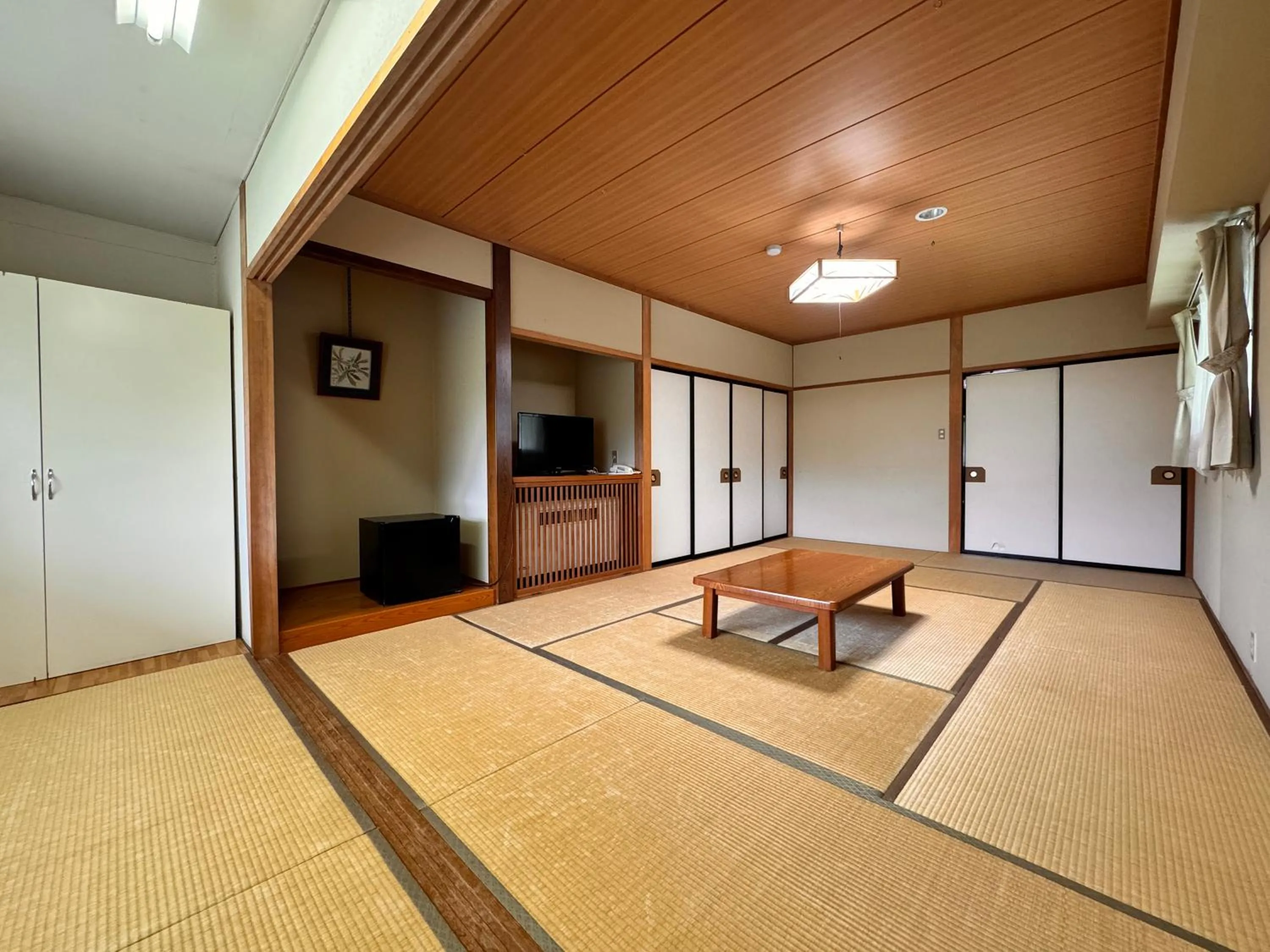 Photo of the whole room in Kidoike Onsen Hotel
