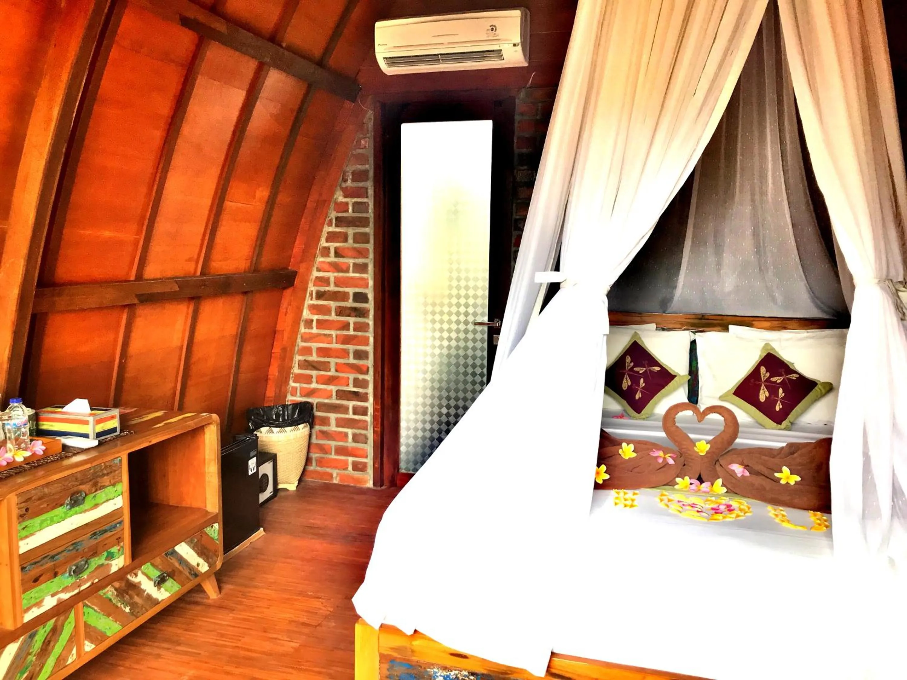 Bed in Balangan Sea View Bungalow