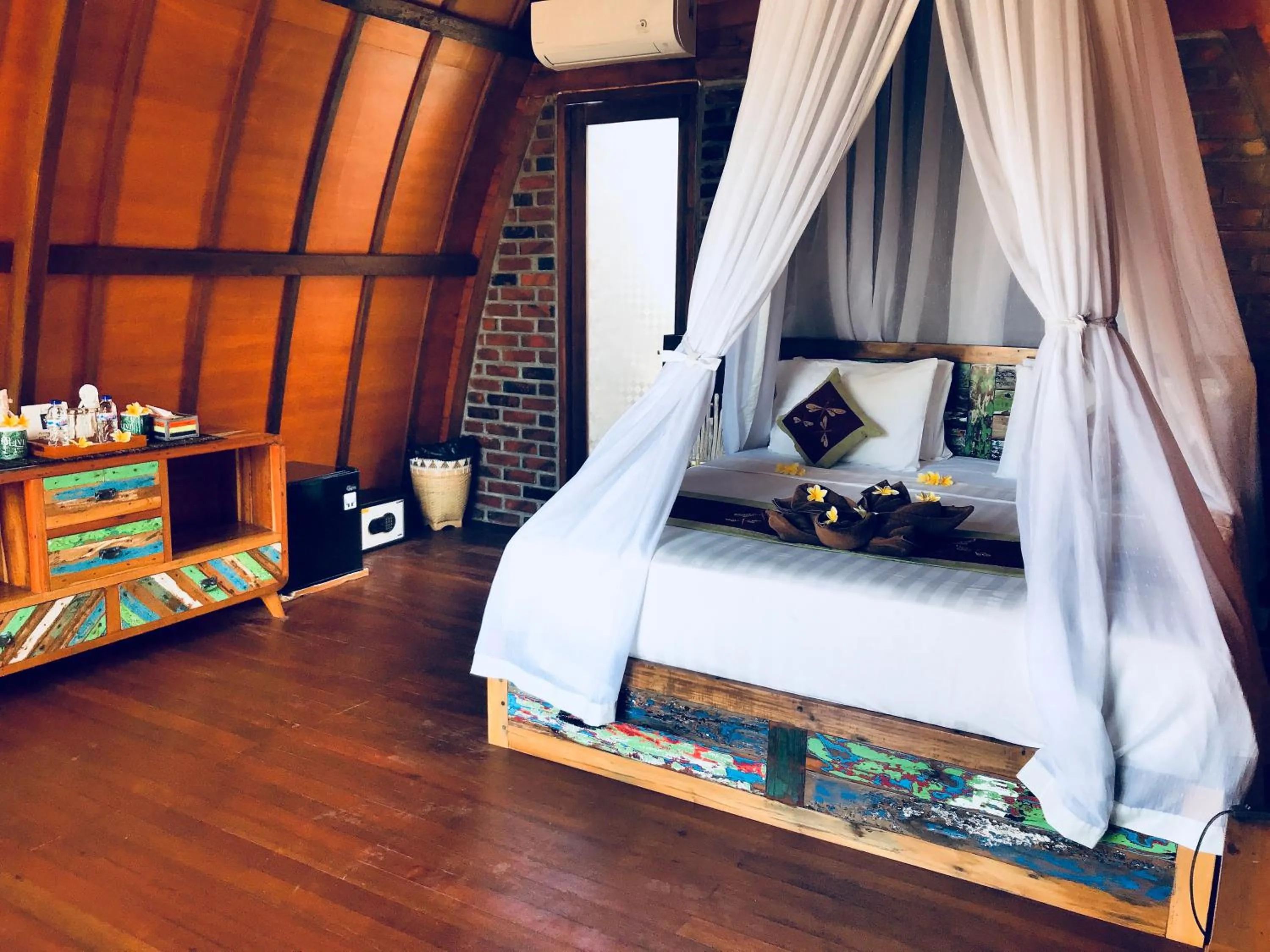 Bed in Balangan Sea View Bungalow