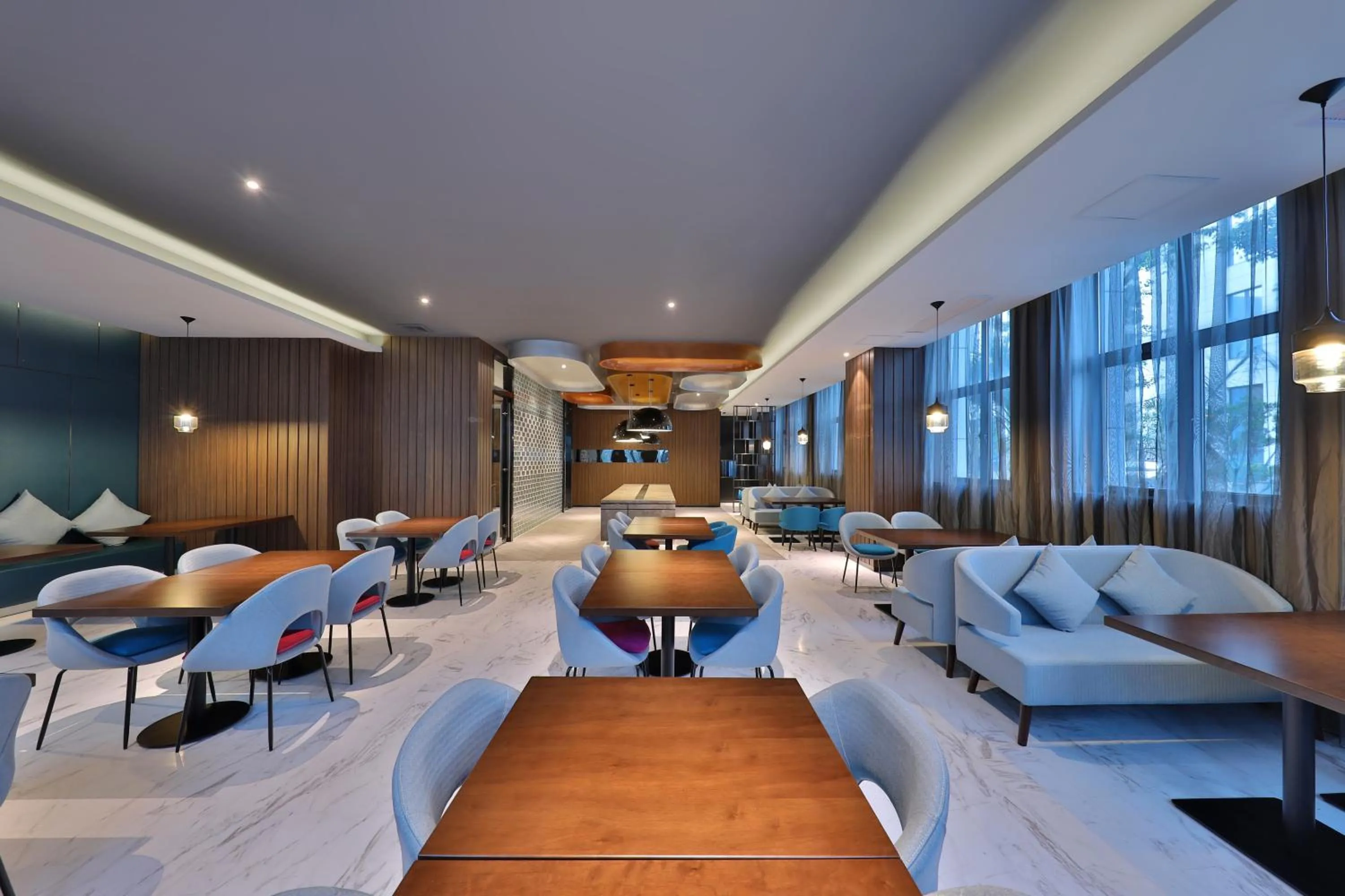 Breakfast in Orange hotel shanghai pudong Airport - Free shuttle bus to PVG airport