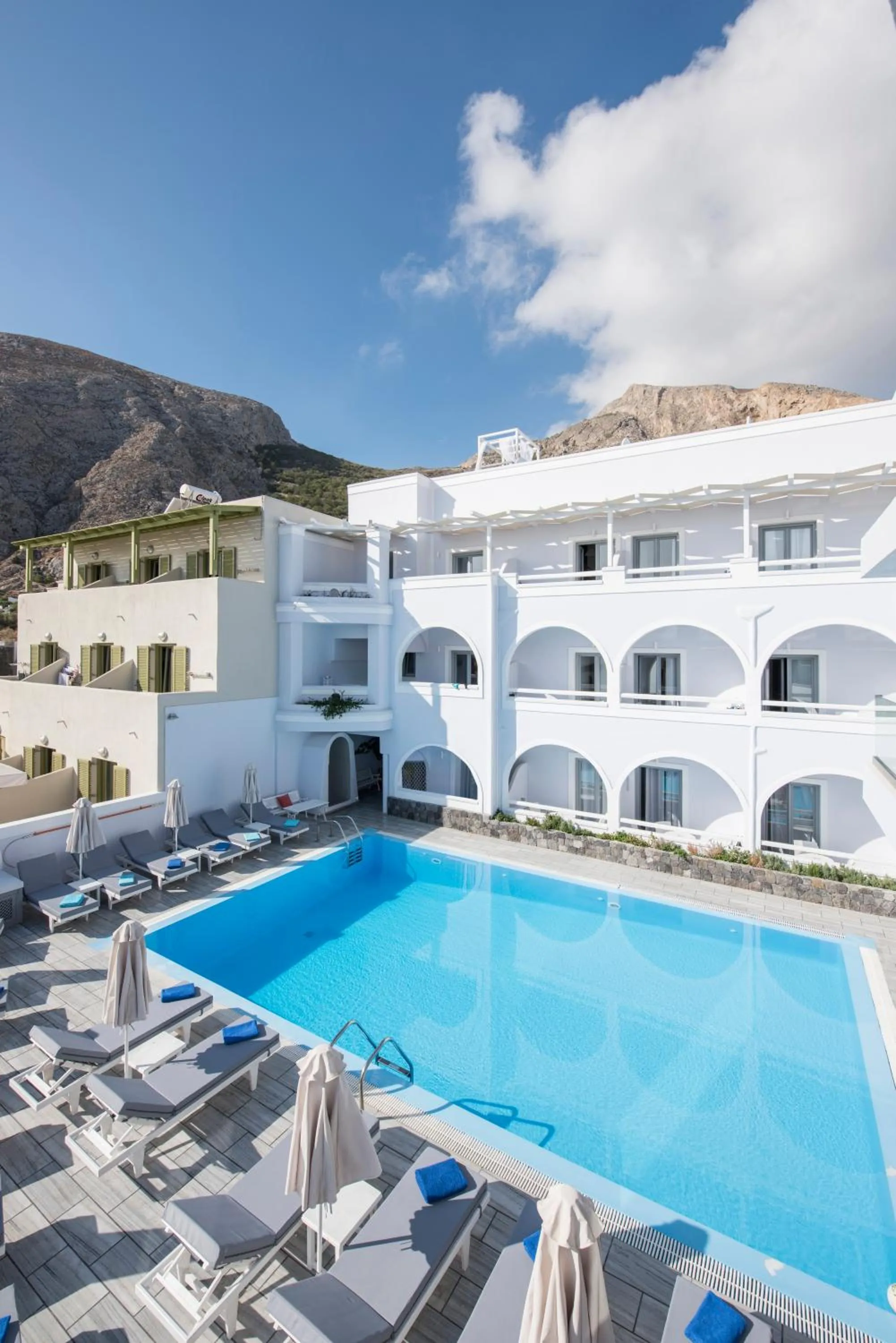 Property building in Blue Waves Suites & Apartments