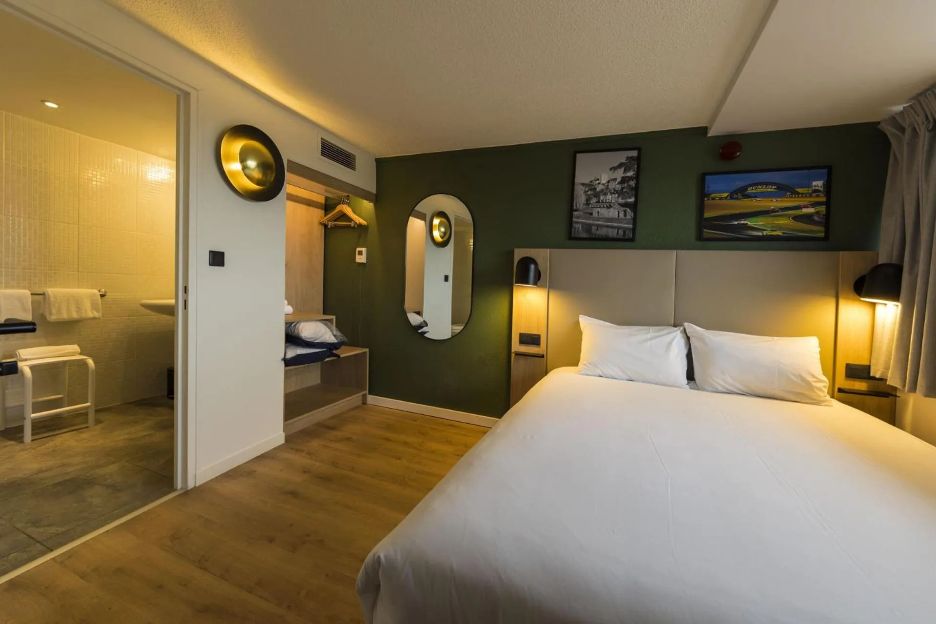 Bed in Campanile Le Mans Est