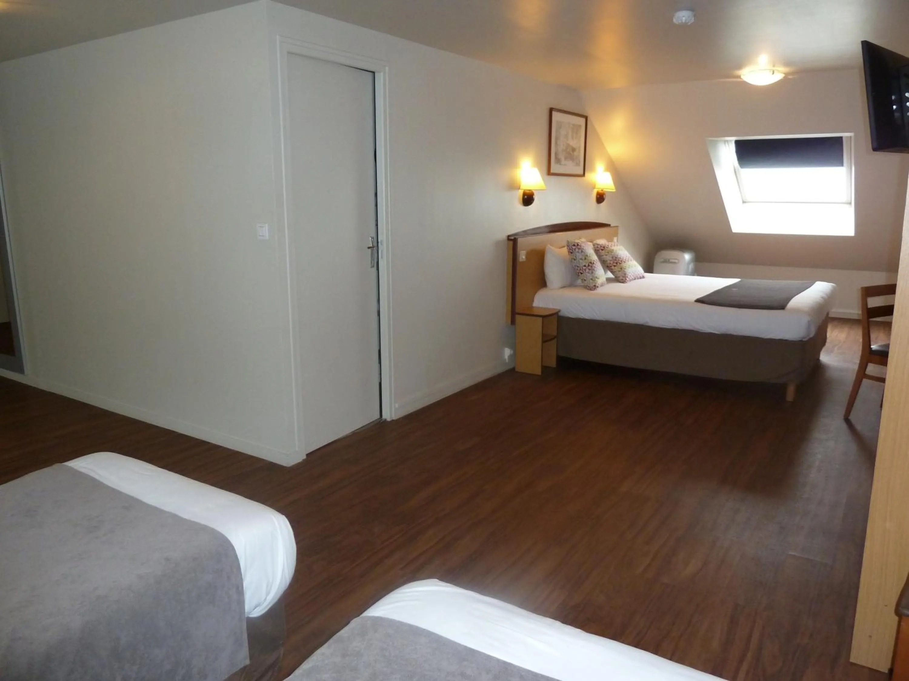 Bedroom, Bed in Campanile Le Mans Est