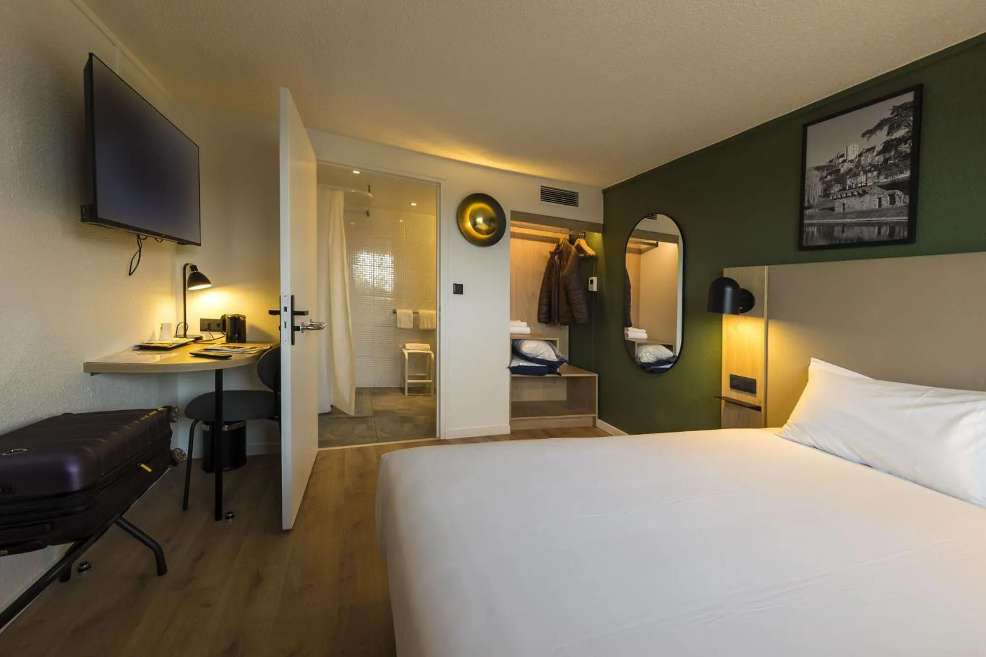 Bed in Campanile Le Mans Est