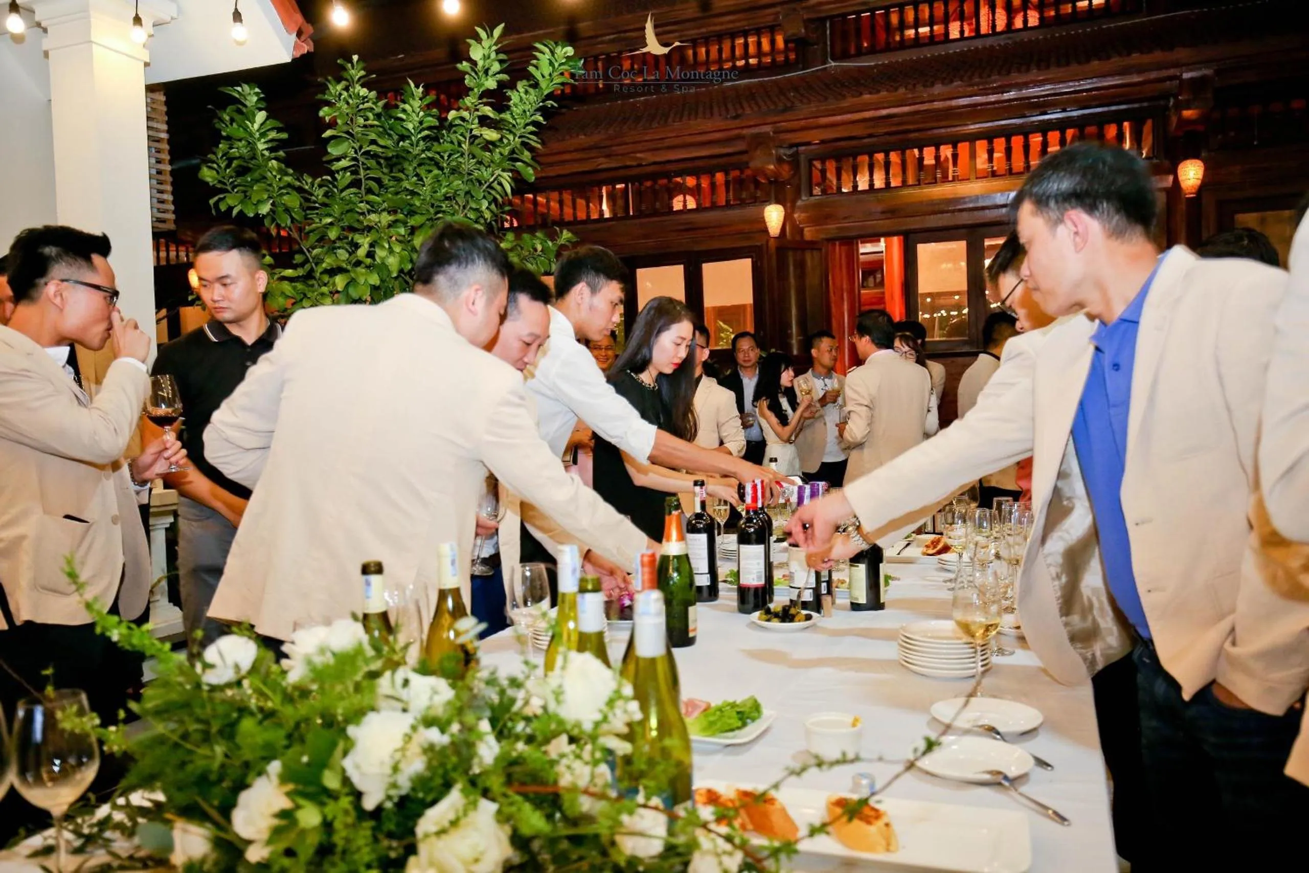 Restaurant/places to eat in Tam Coc La Montagne Resort & Spa Ninh Binh