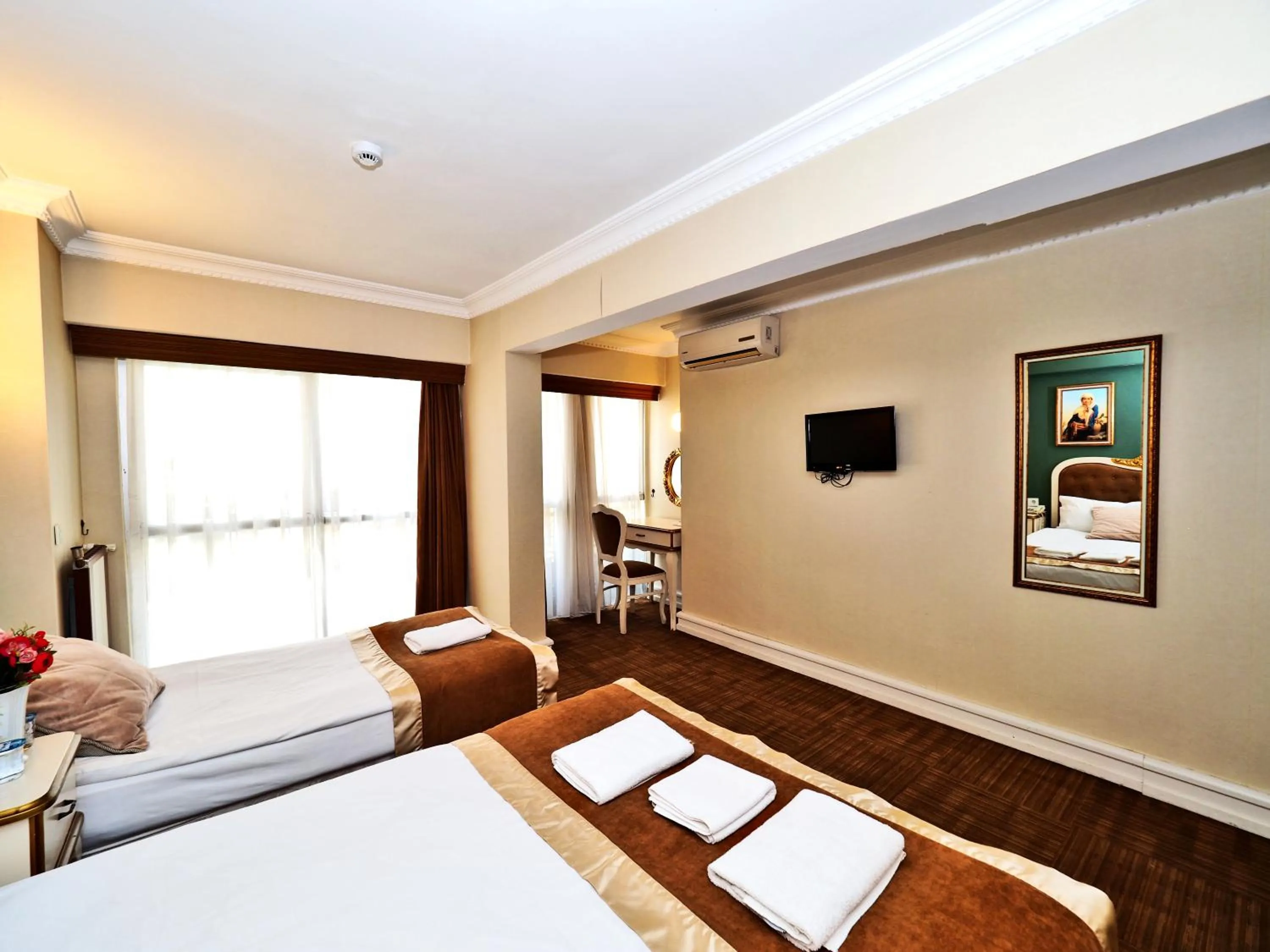 Photo of the whole room, Bed in Elysion Hotel