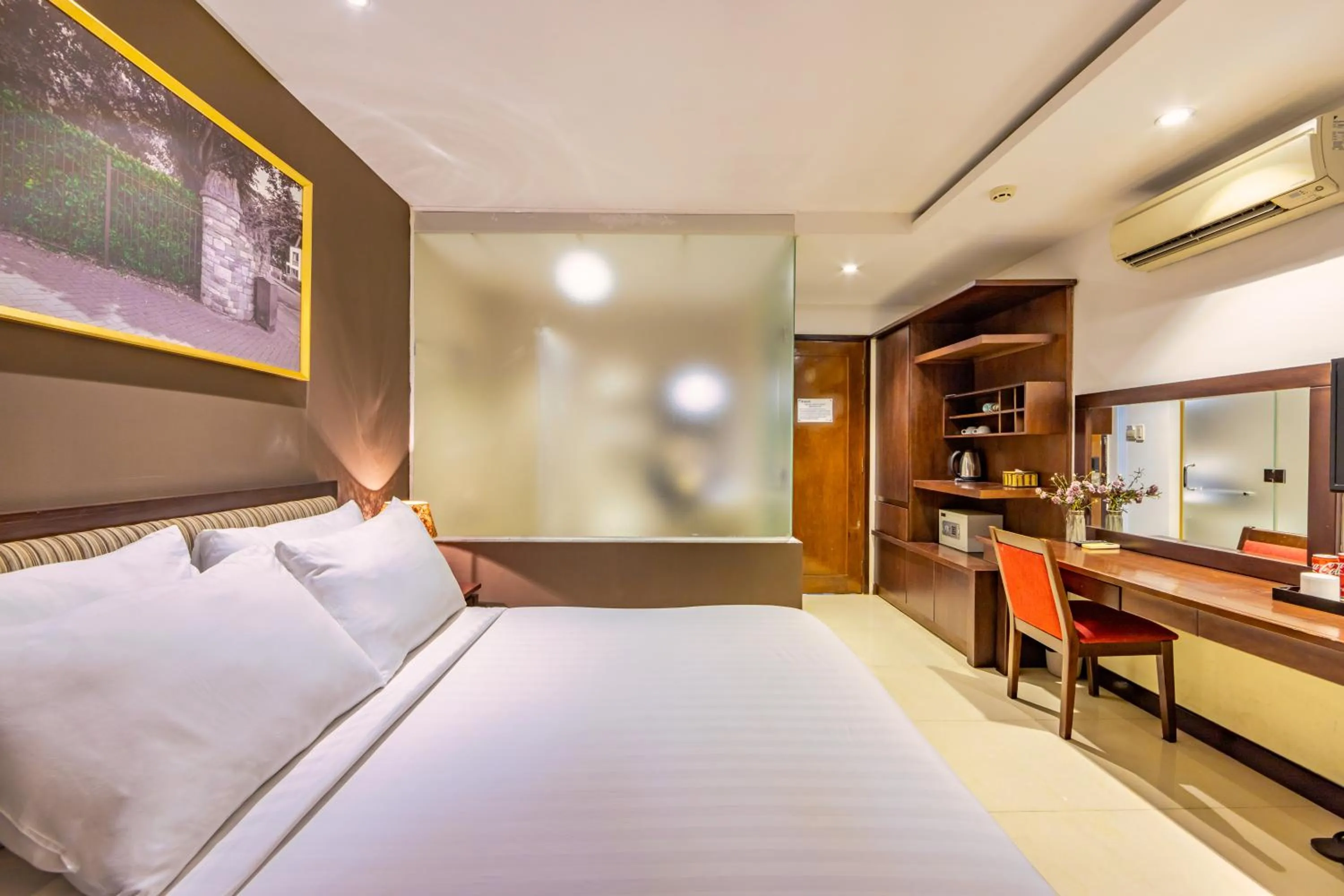 Bedroom in The Noble Swan Central Dong Du Hotel