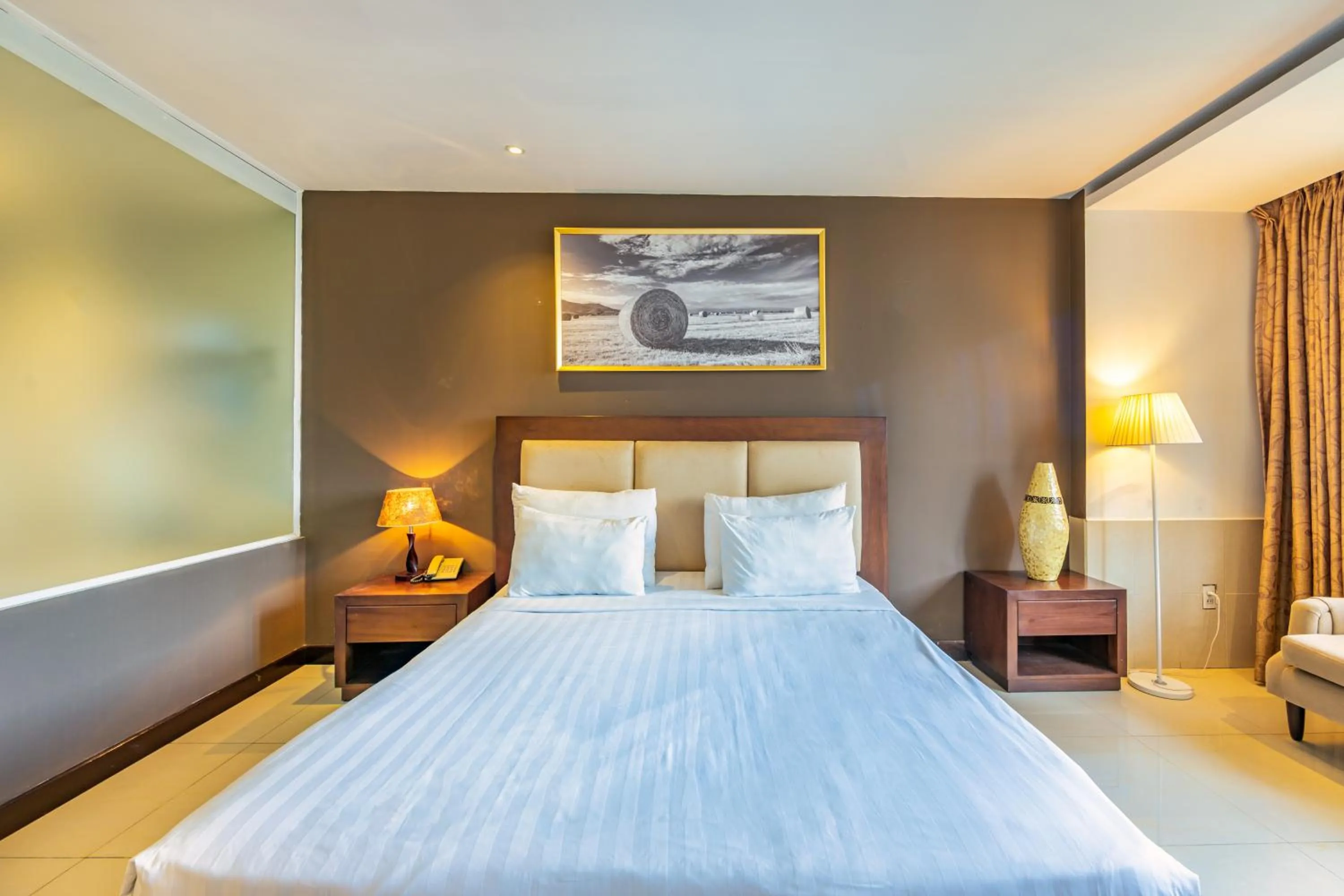 Bedroom in The Noble Swan Central Dong Du Hotel