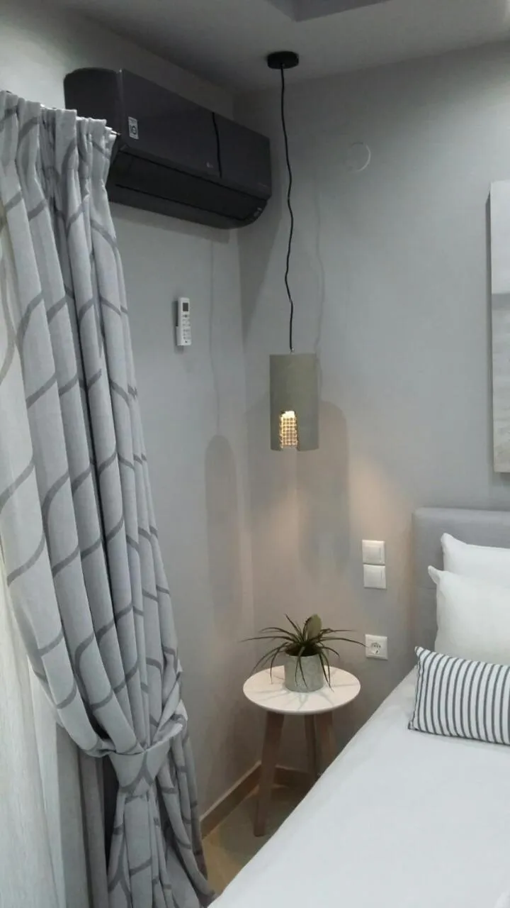 Bed in Katsenos studios