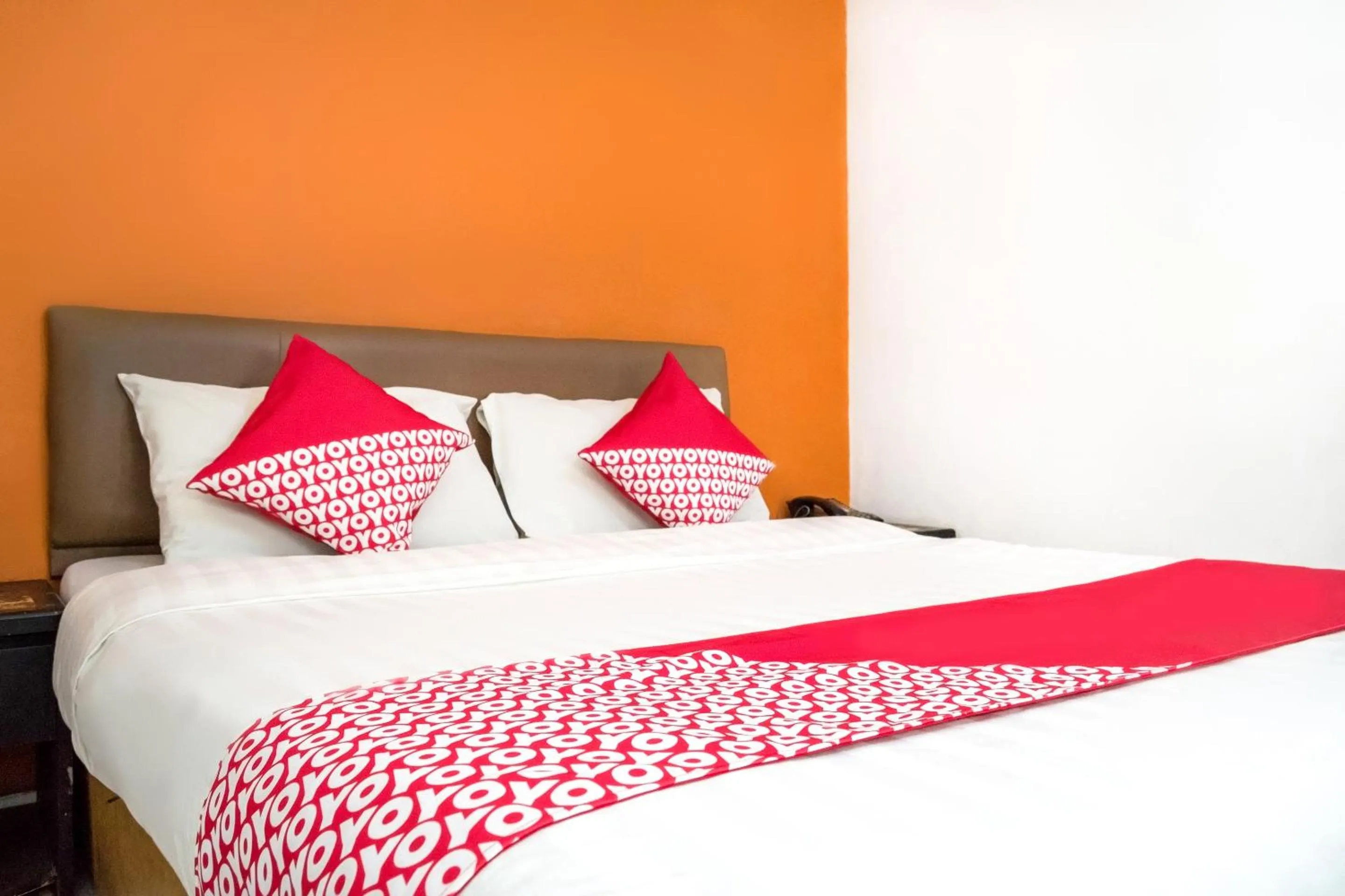 Bedroom, Bed in Capital O 664 Romance Hotel