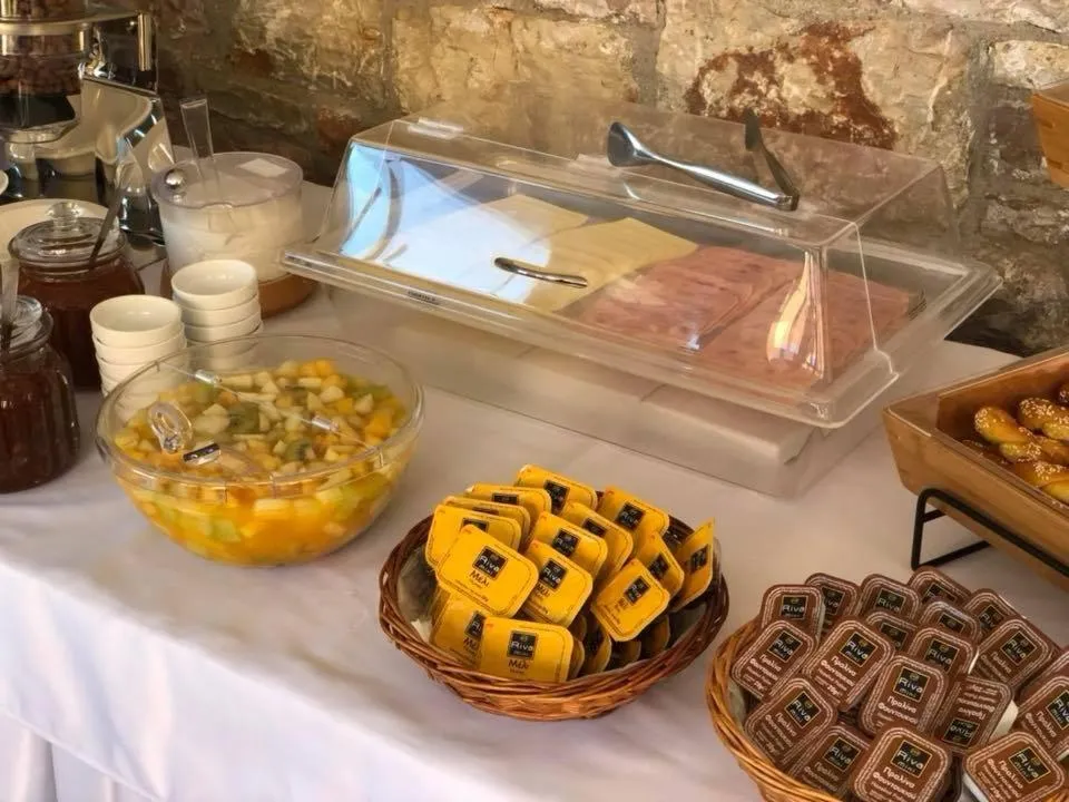 Buffet breakfast in Petradi