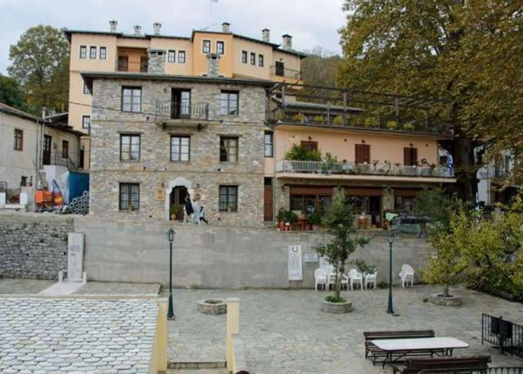 Facade/entrance in Hotel Atrapos
