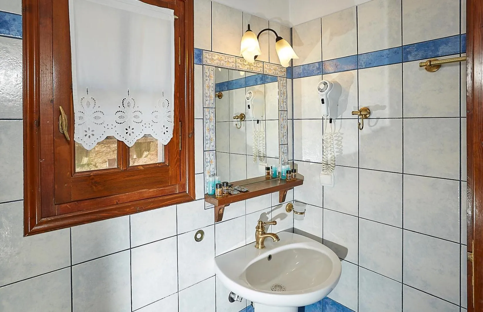 Toilet in Hotel Atrapos