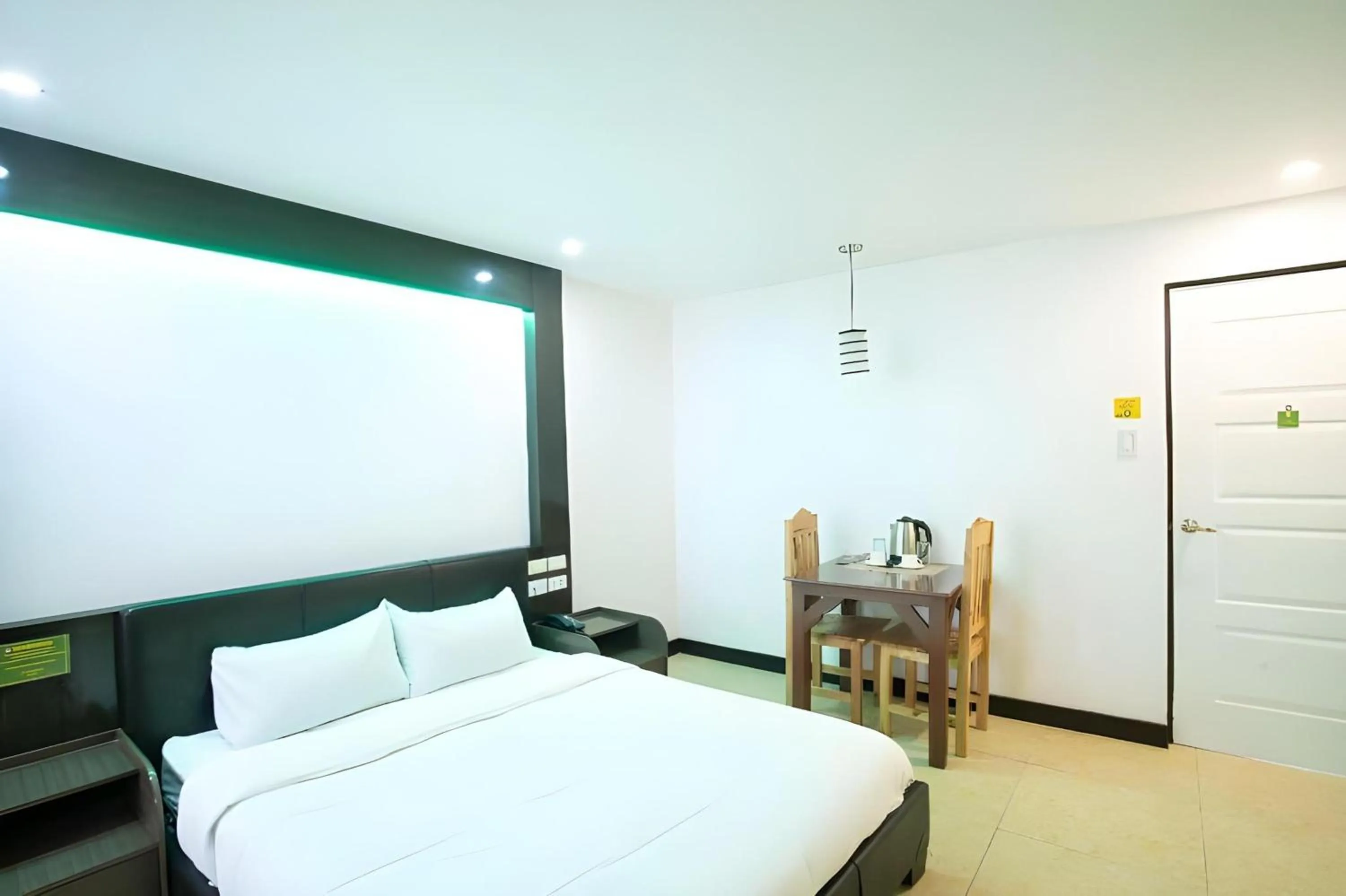 Photo of the whole room in OYO 195 Ranchotel - Biñan