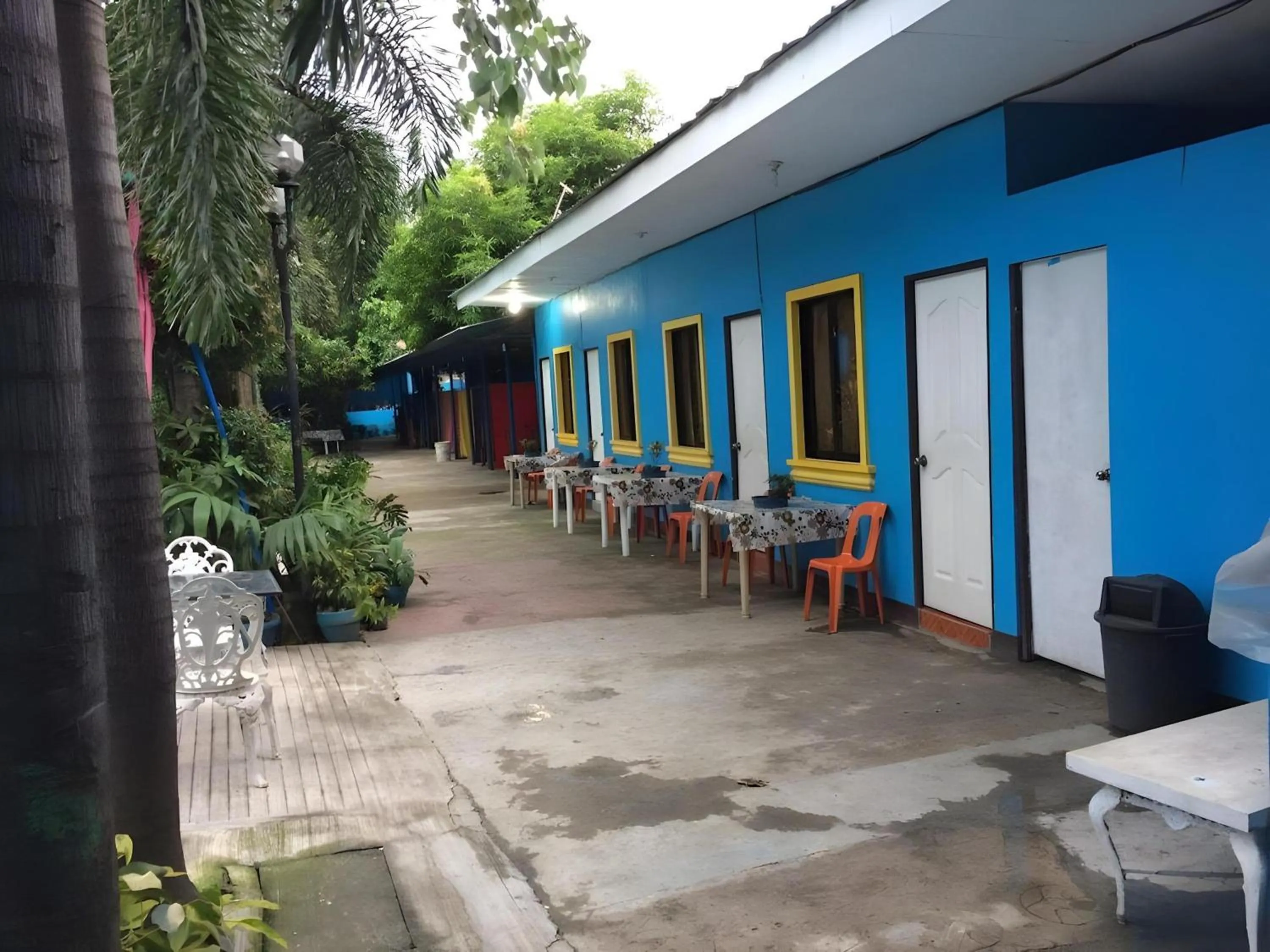 Property building in OYO 195 Ranchotel - Biñan